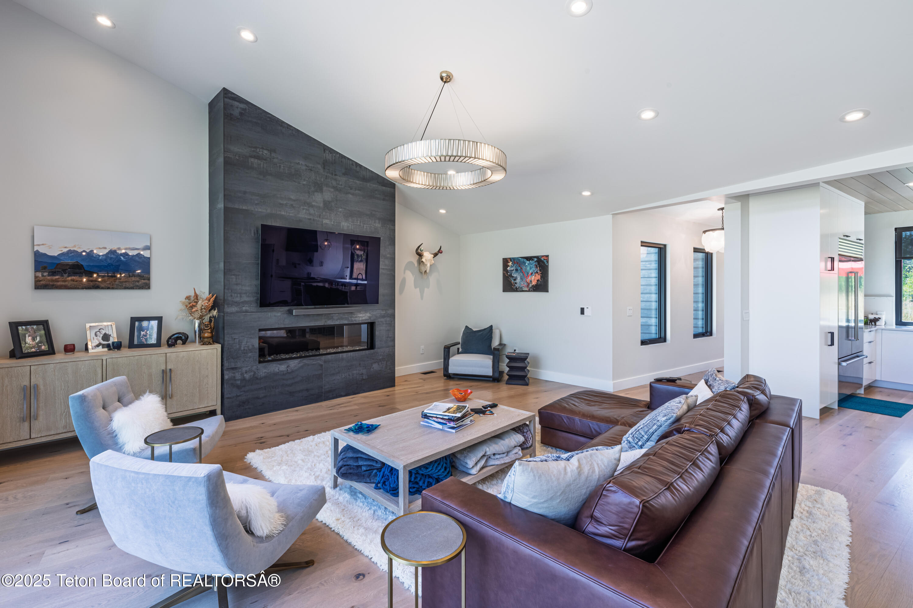 5825 N LARKSPUR Drive