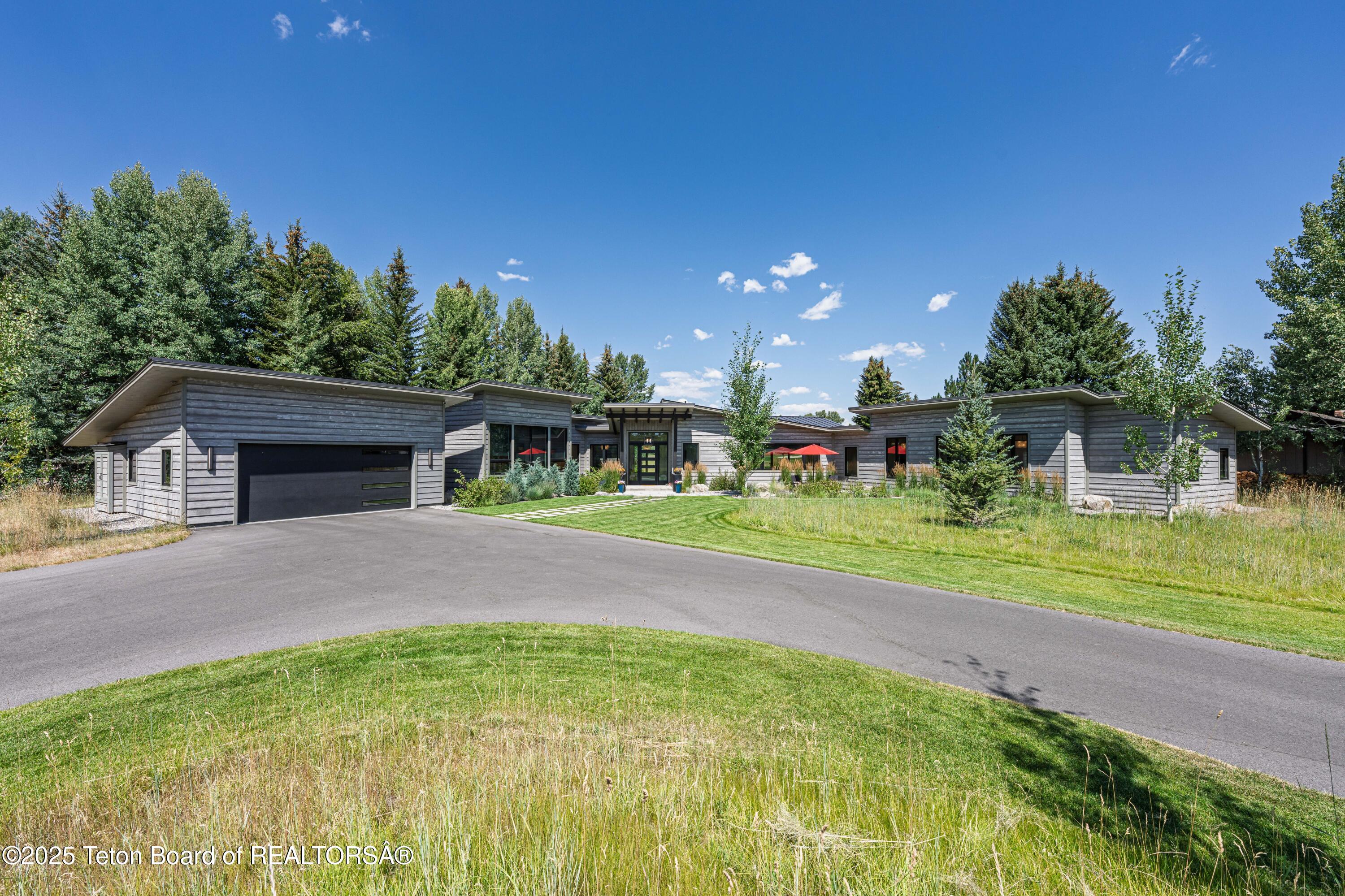 5825 N LARKSPUR Drive