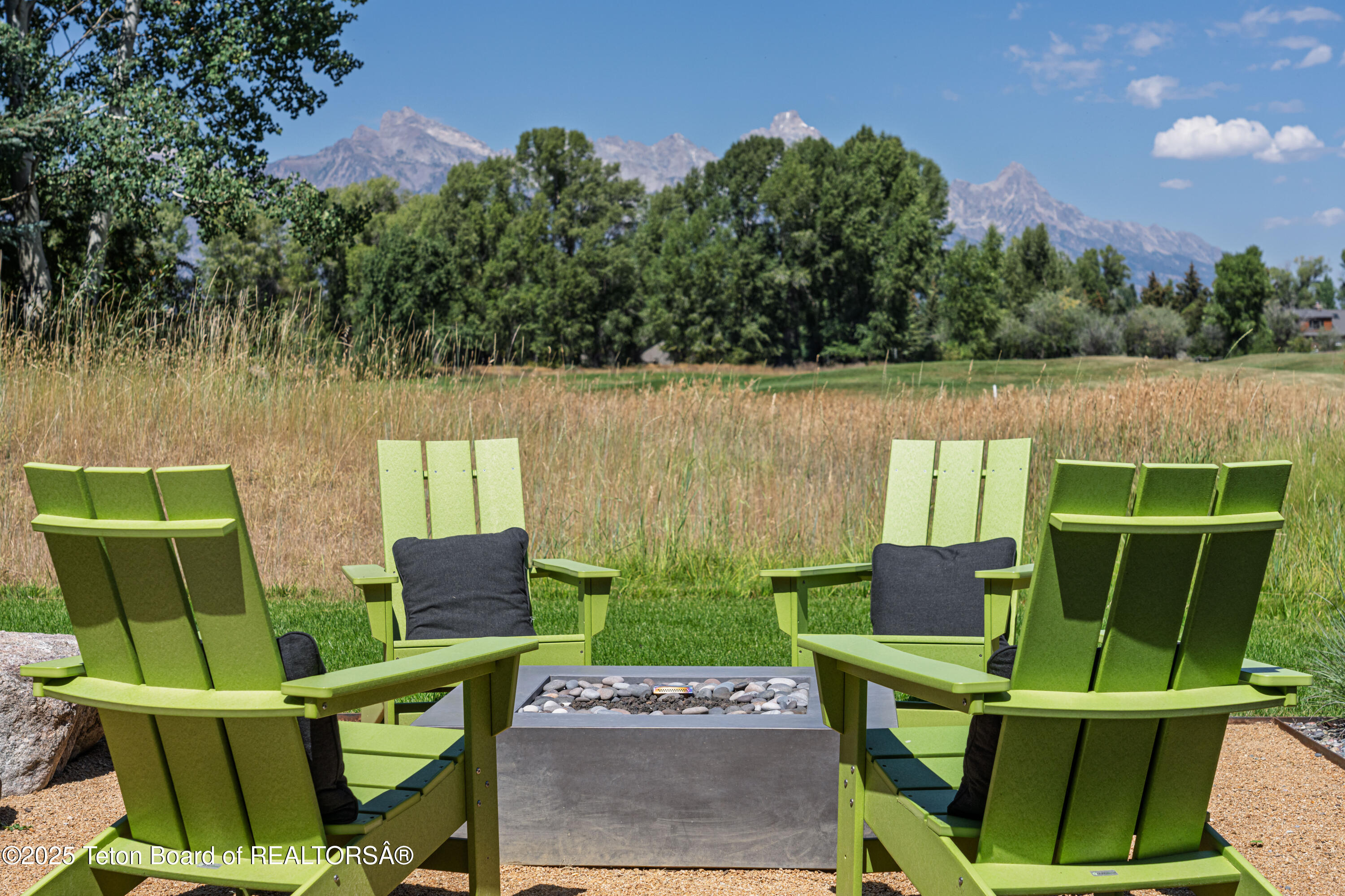 5825 N LARKSPUR Drive