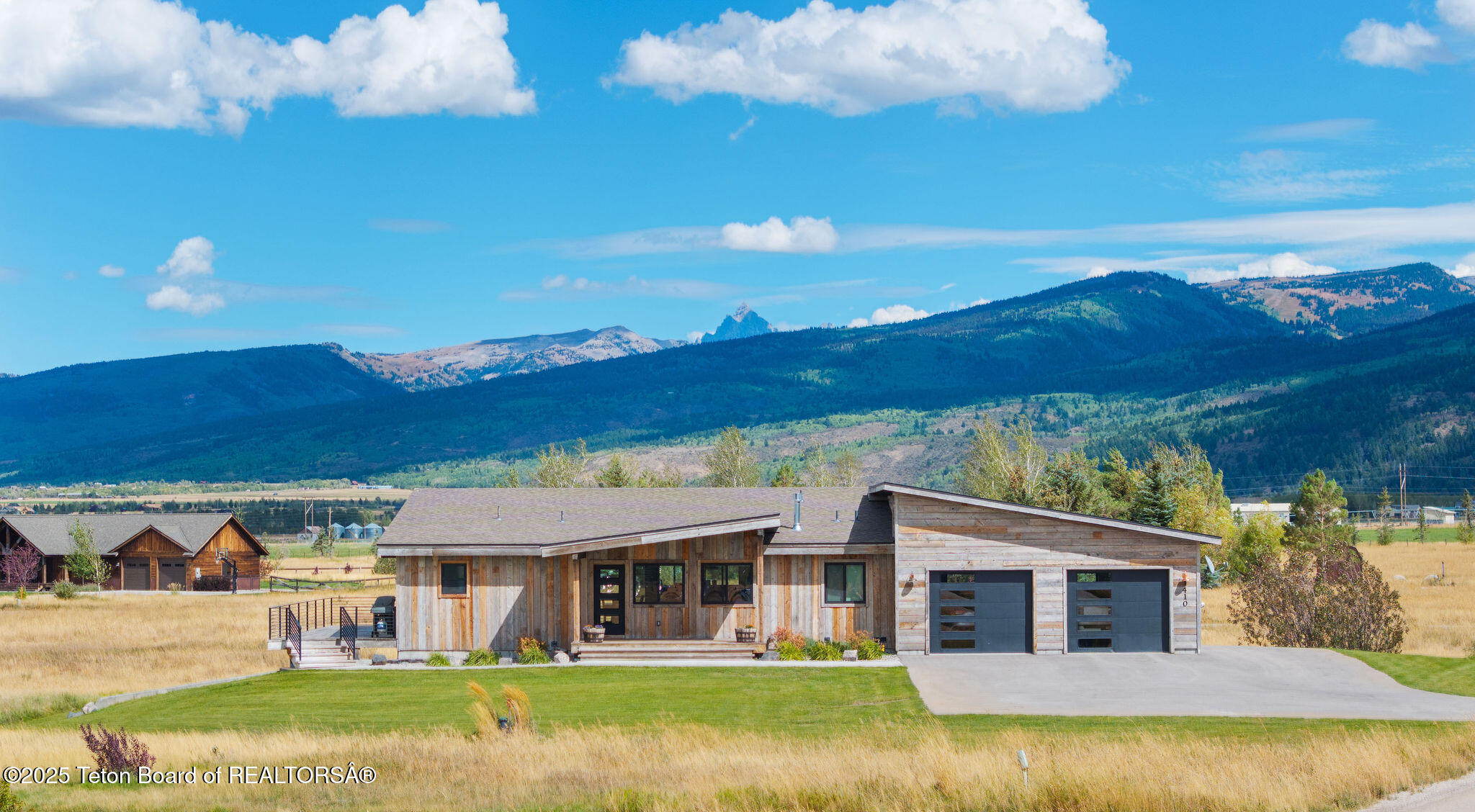 1410 RUNNING HORSE Trail