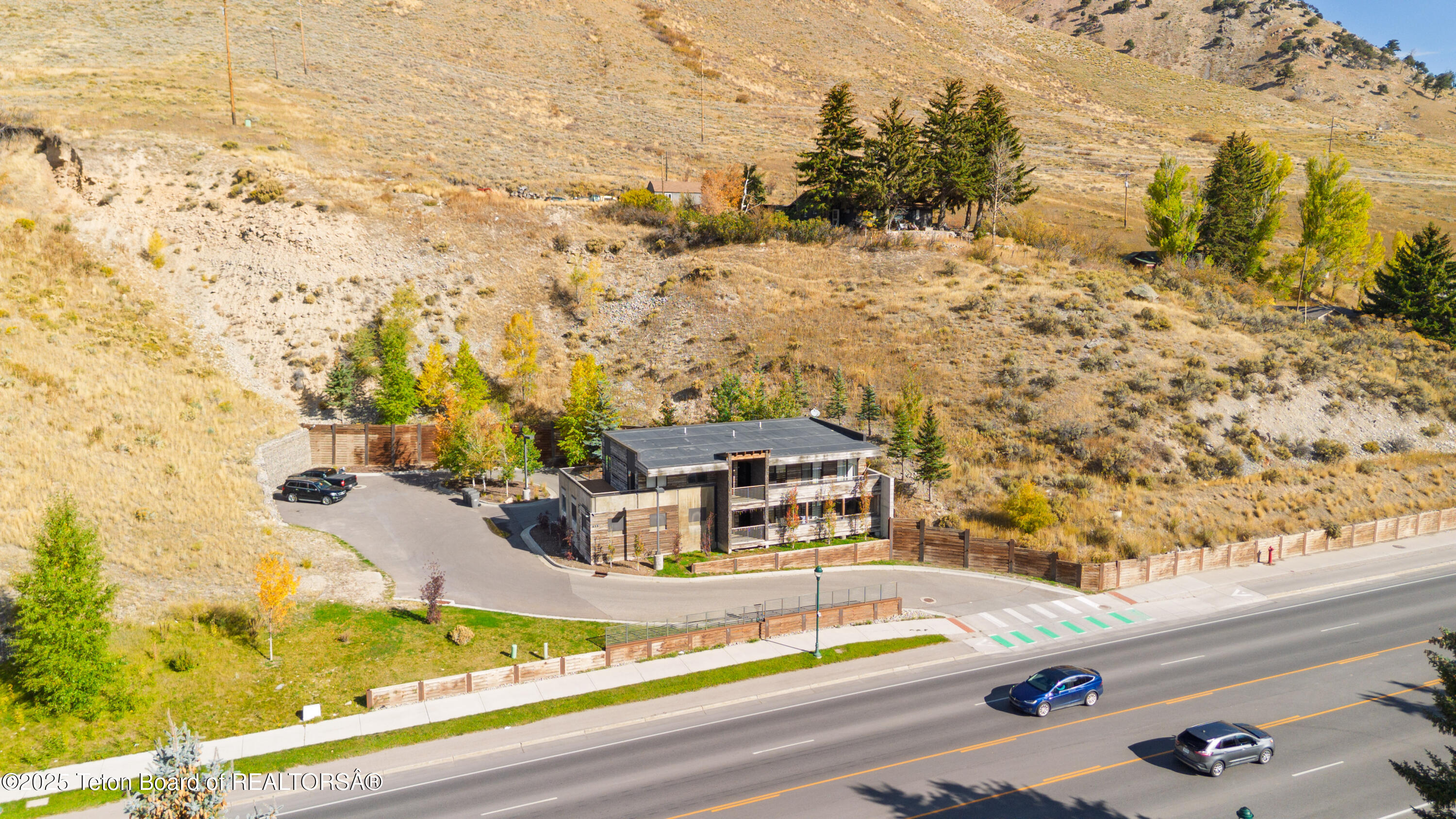 855 W BROADWAY Avenue