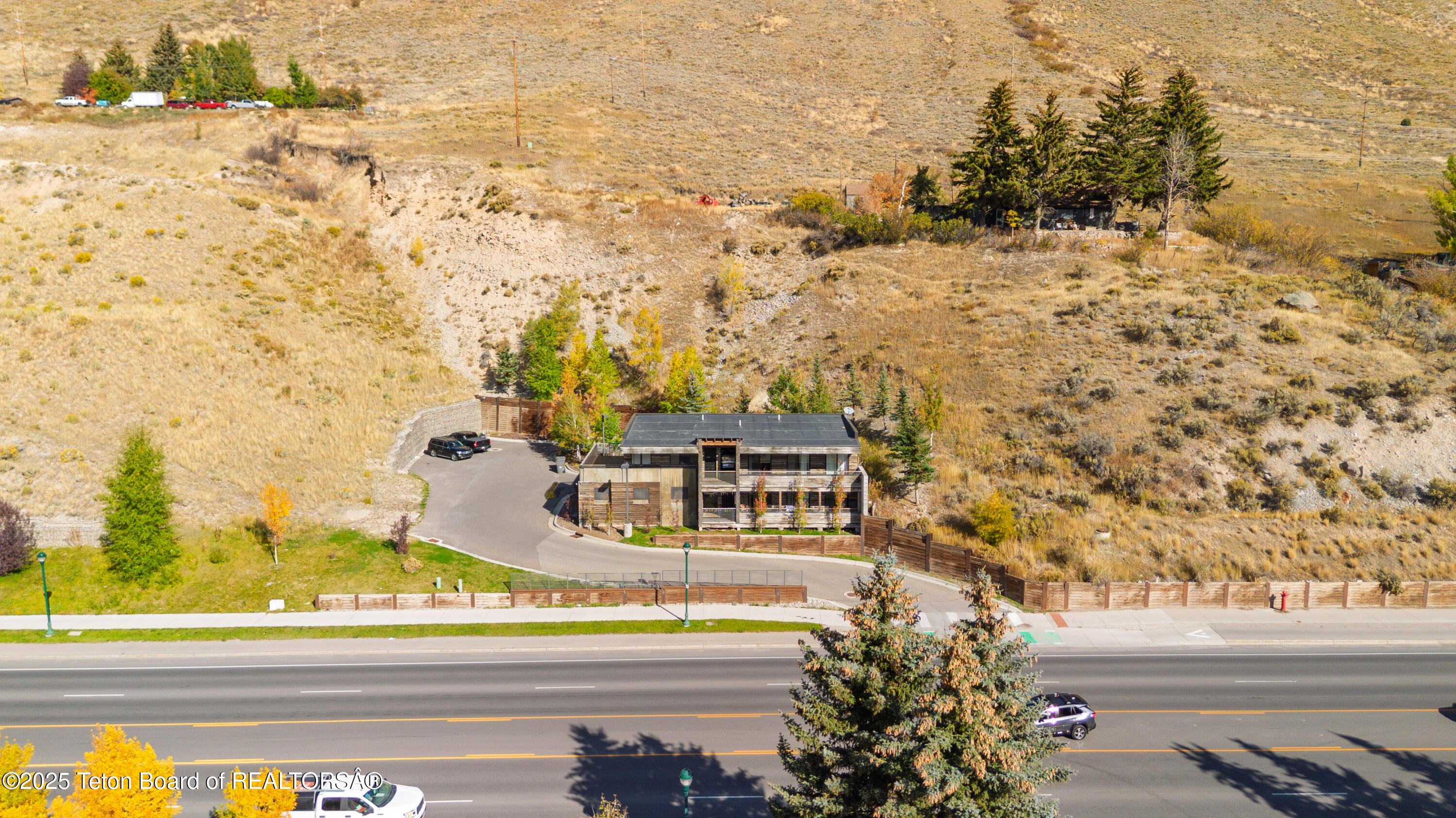 855 W BROADWAY Avenue