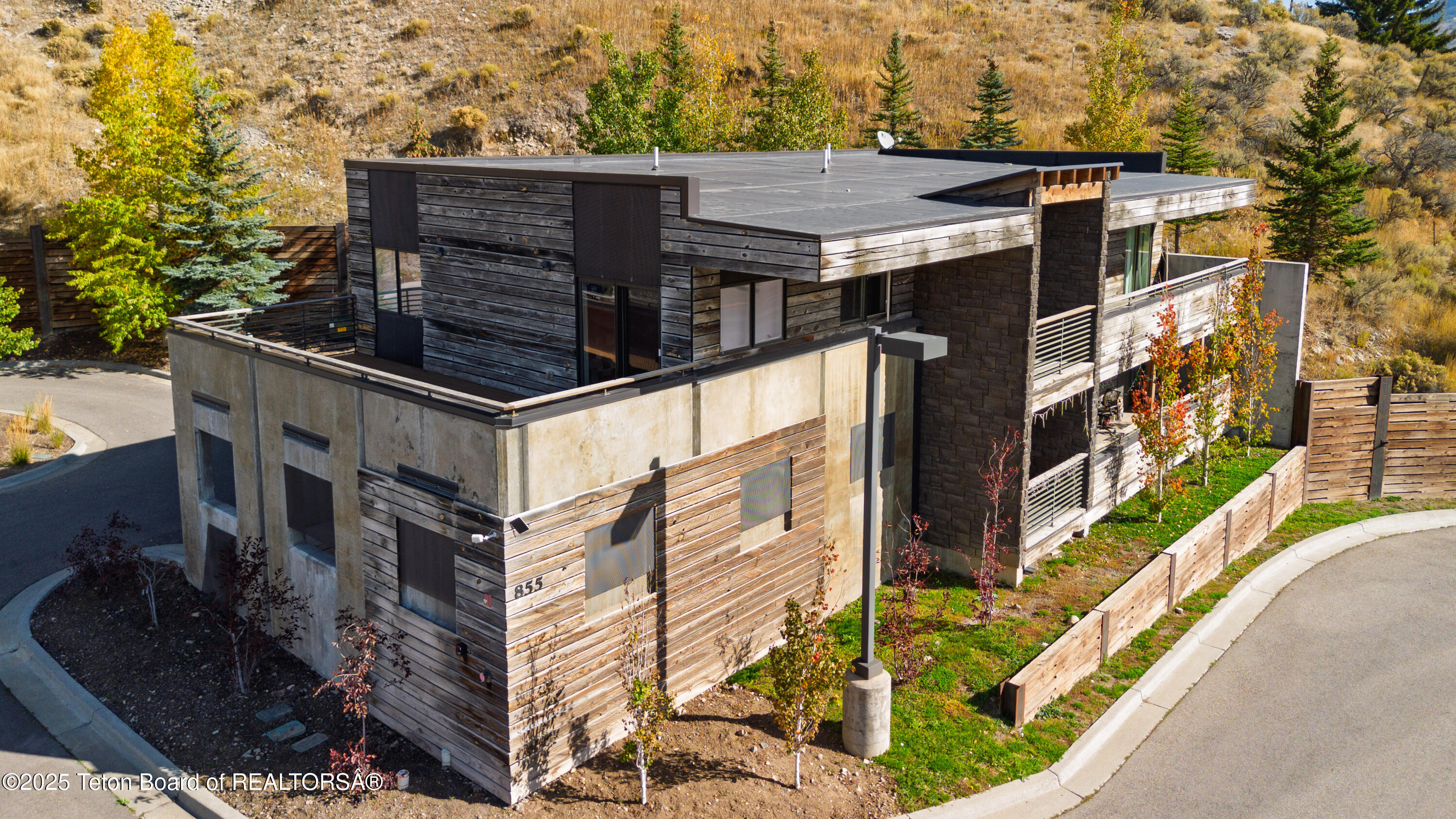 855 W BROADWAY Avenue