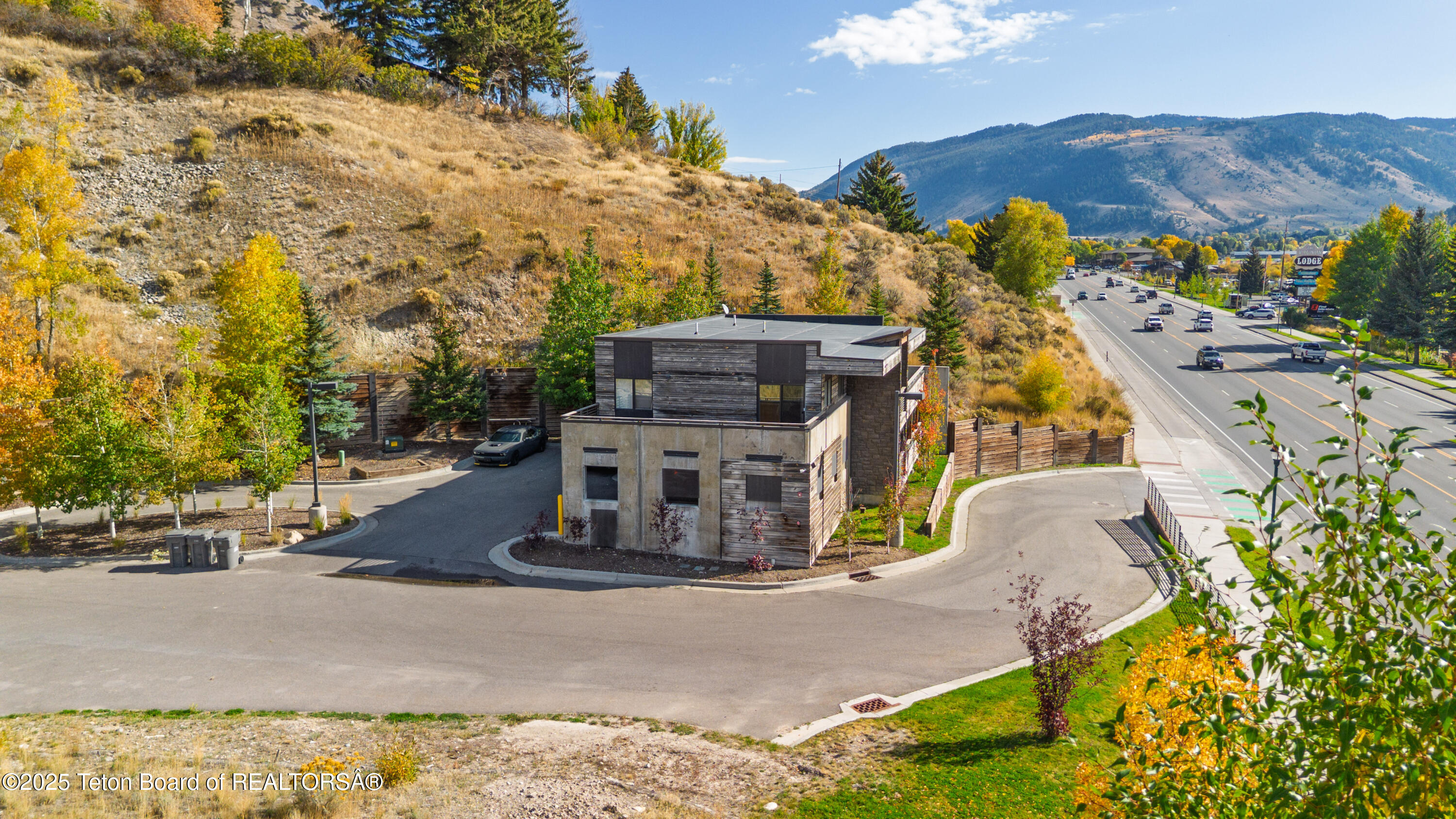 855 W BROADWAY Avenue