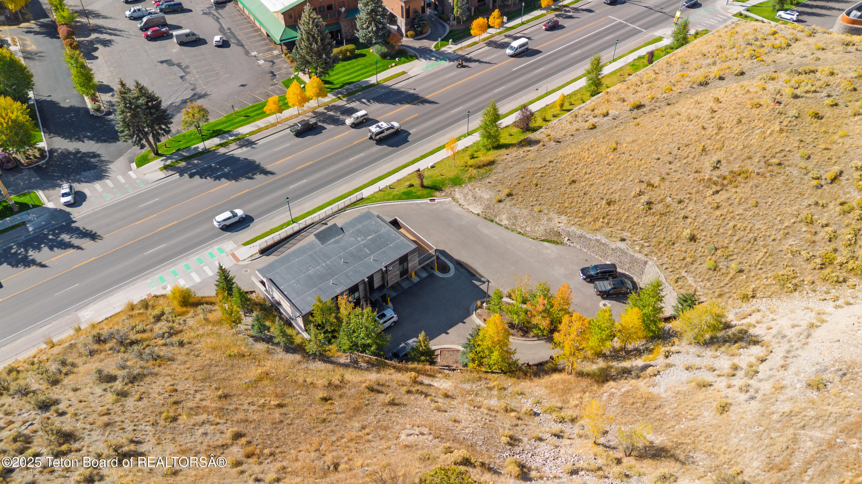 855 W BROADWAY Avenue