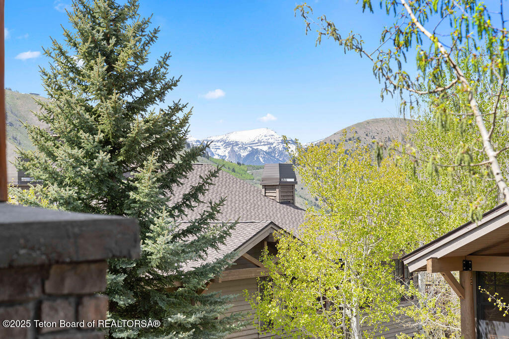 551 SNOW KING LOOP, 512