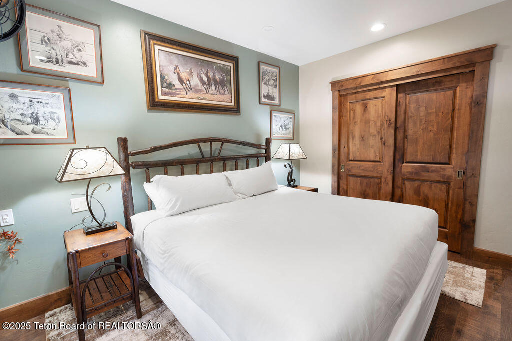 551 SNOW KING LOOP, 512