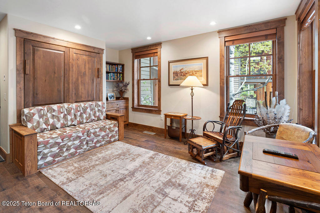 551 SNOW KING LOOP, 512