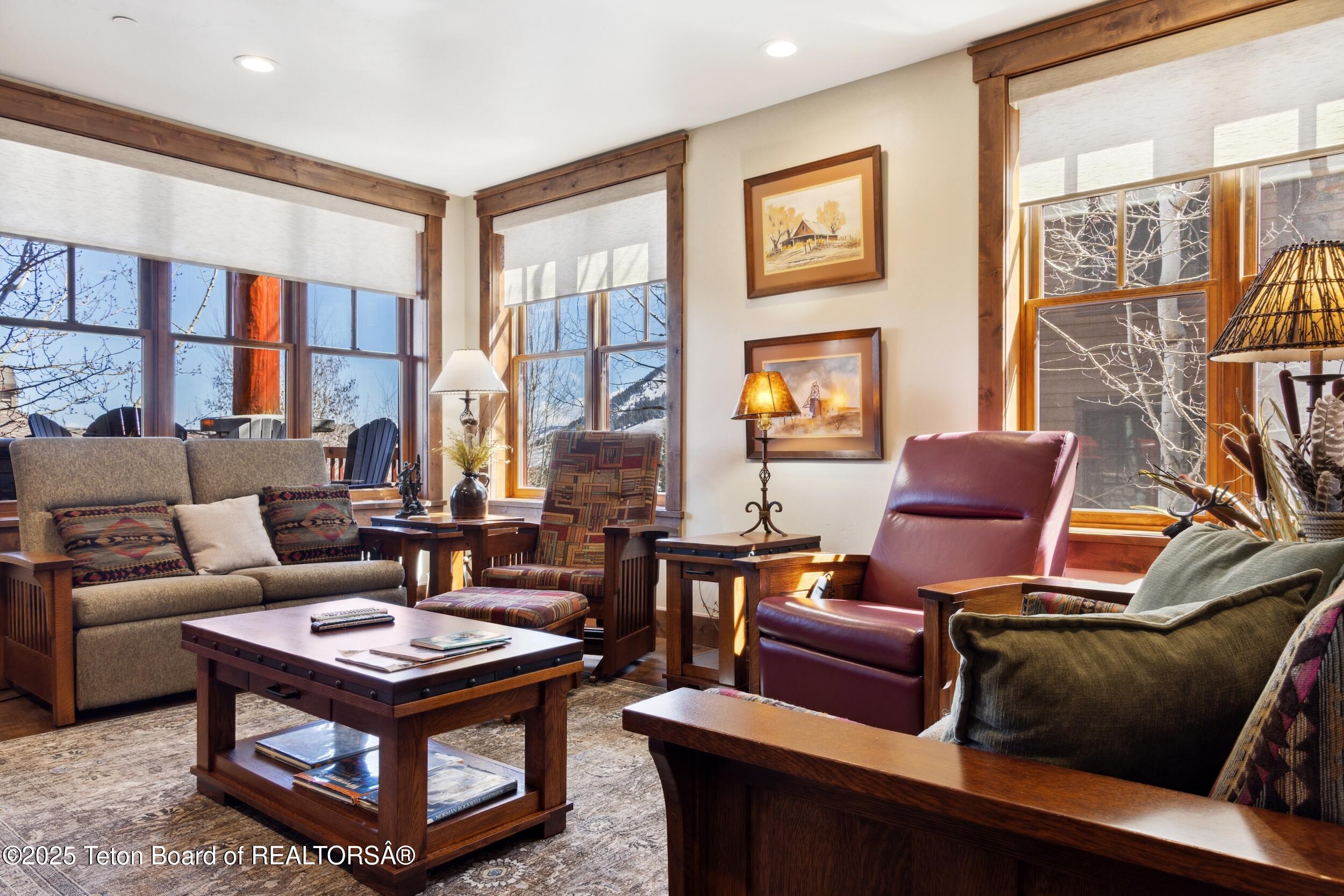 551 SNOW KING LOOP, 512