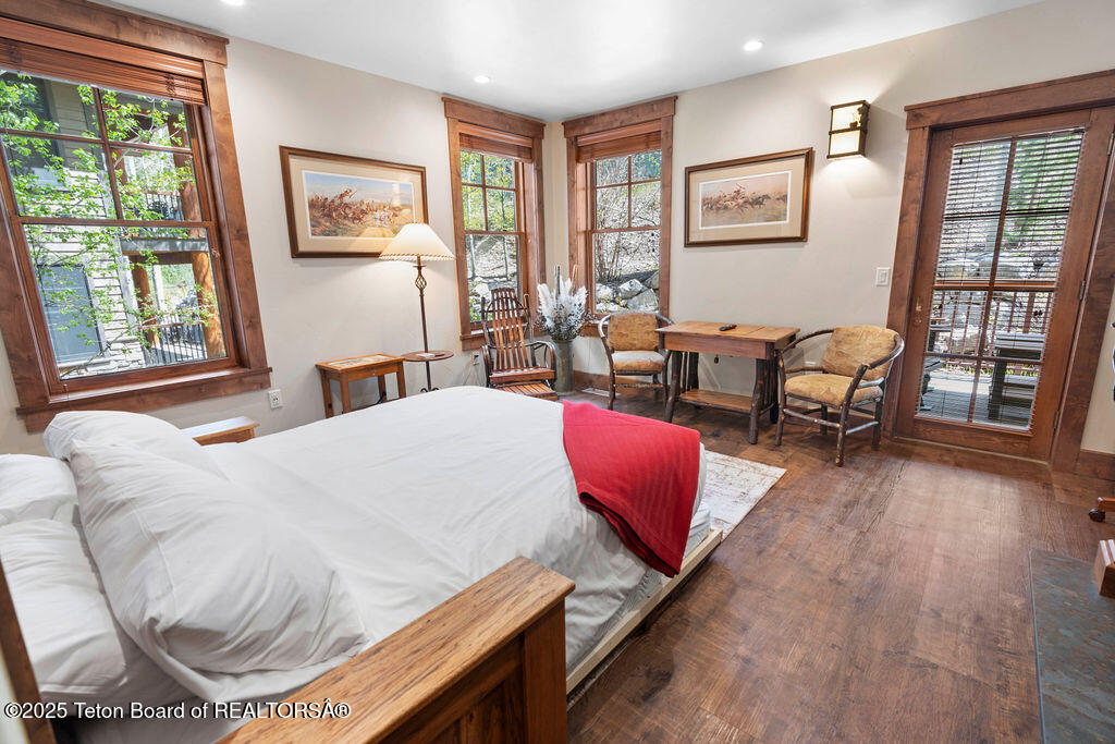 551 SNOW KING LOOP, 512