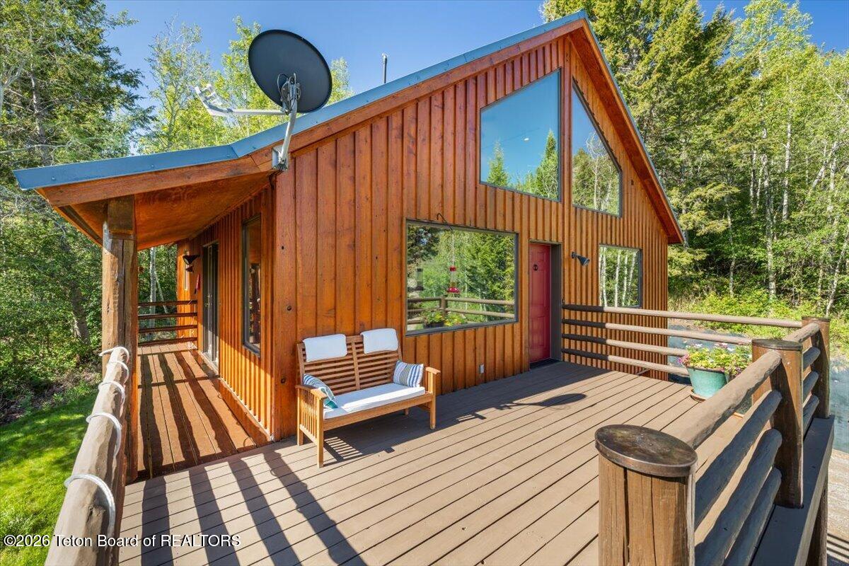 645 W SADDLE BUTTE Way