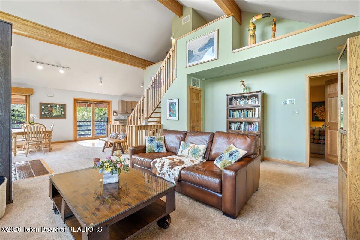 645 W SADDLE BUTTE Way