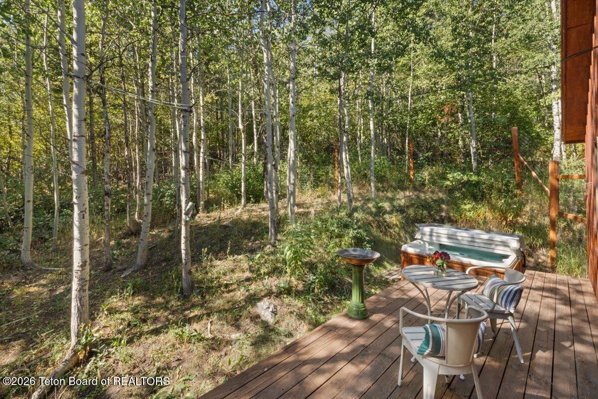 645 W SADDLE BUTTE Way