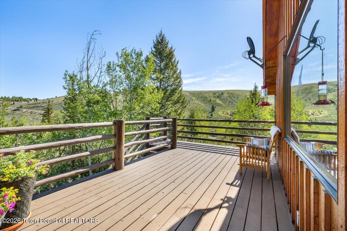 645 W SADDLE BUTTE Way