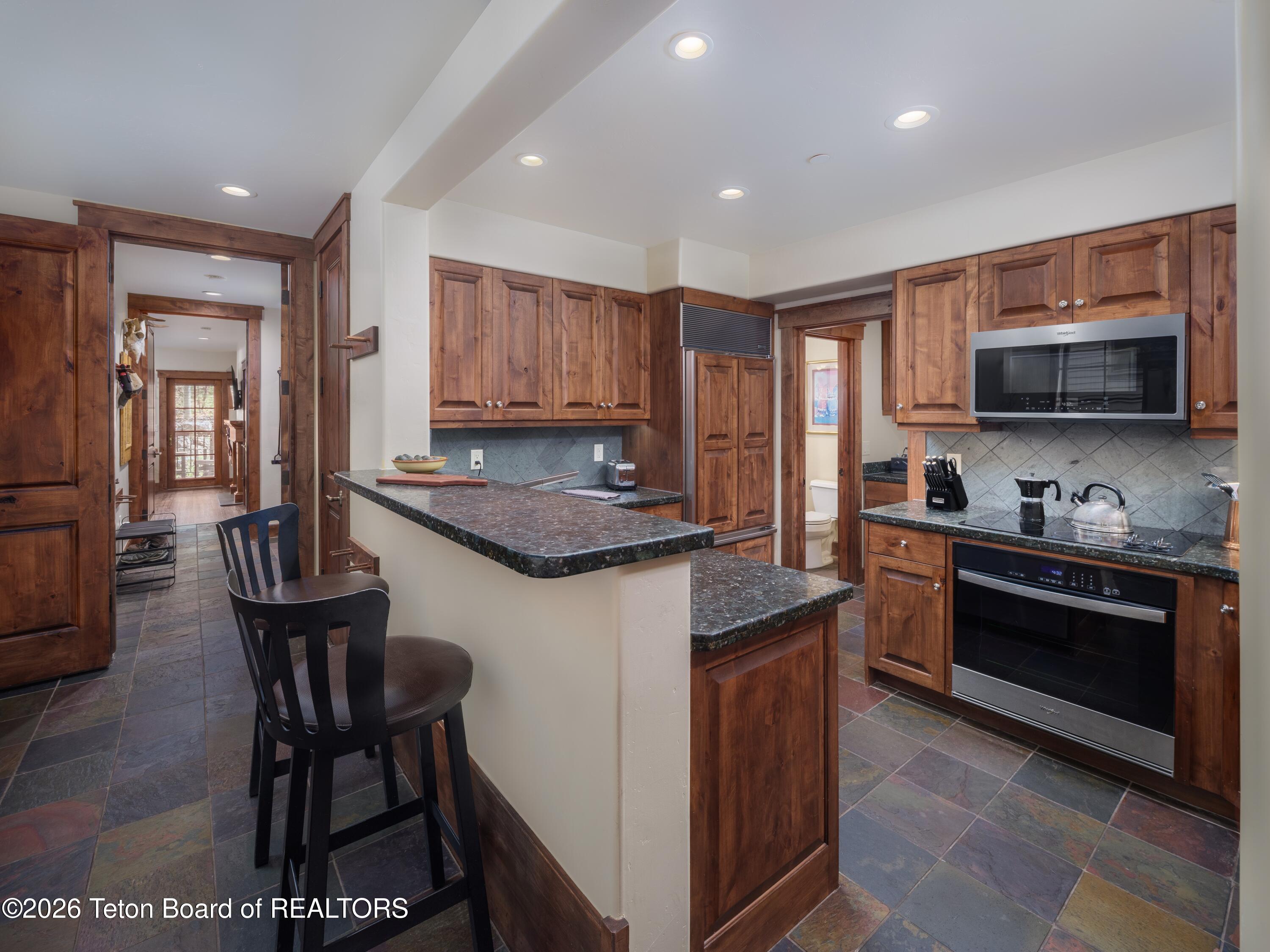 551 SNOW KING Road 512