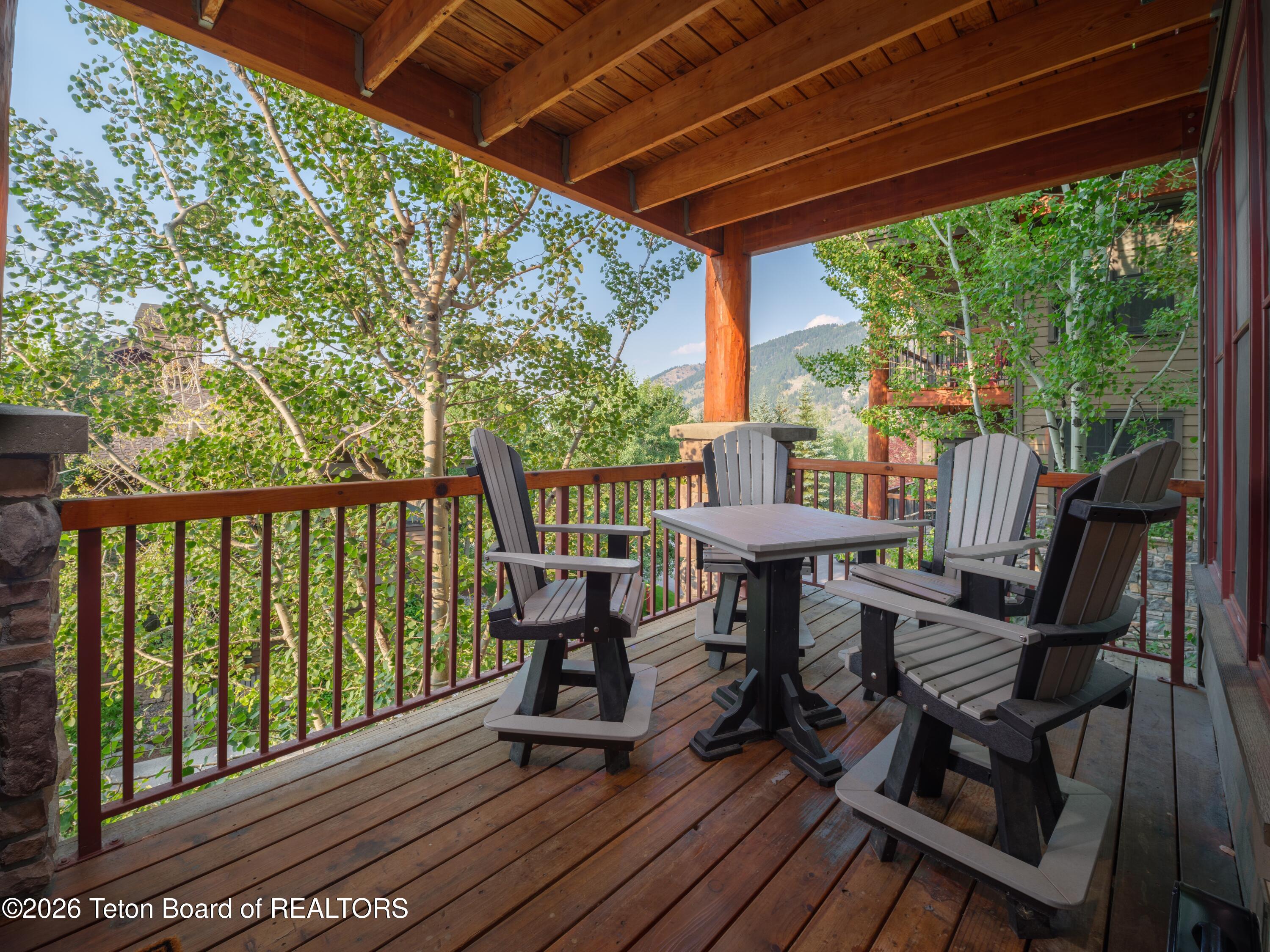 551 SNOW KING Road 512