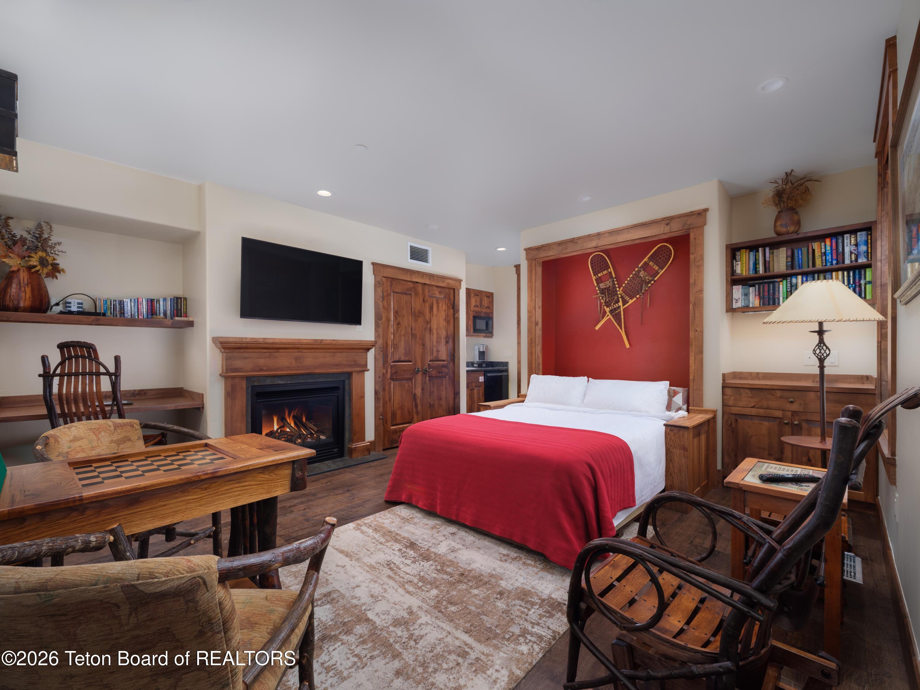 551 SNOW KING Road 512