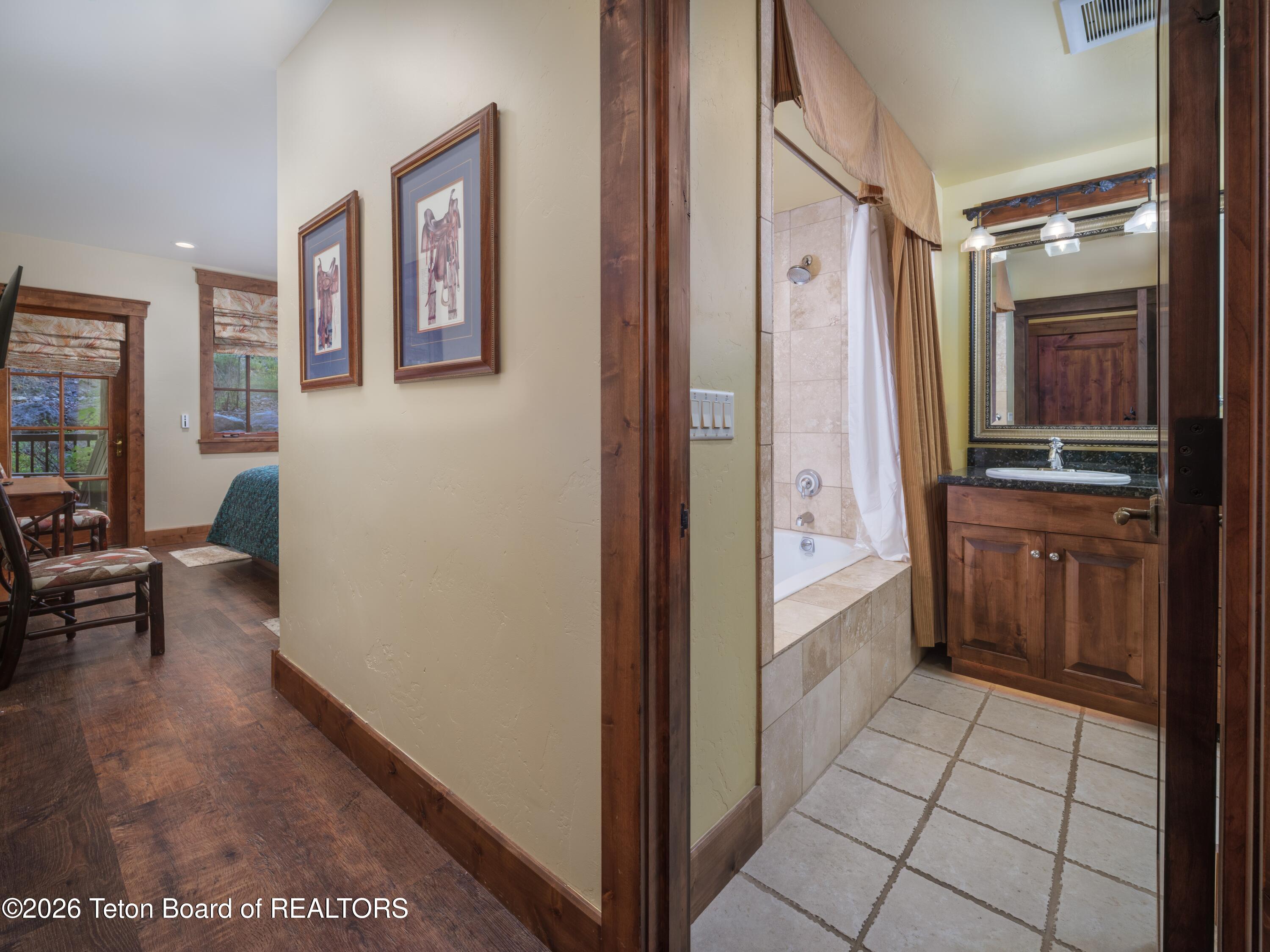 551 SNOW KING Road 512