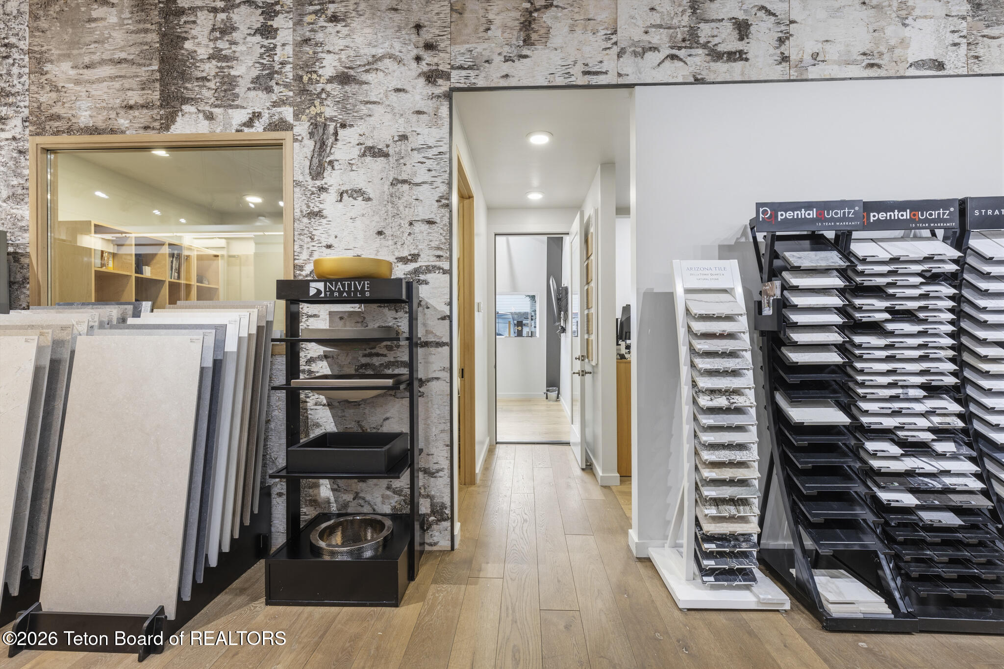 810 W BROADWAY