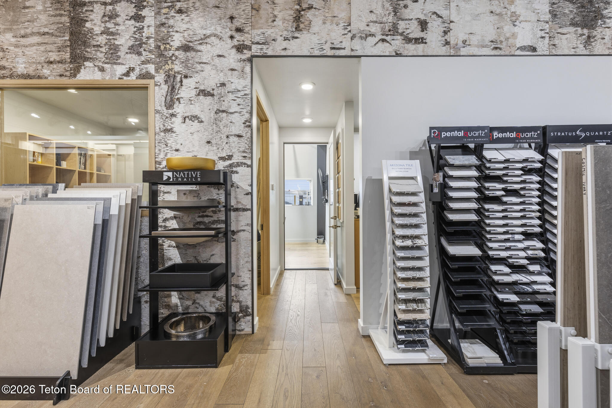 810 W BROADWAY