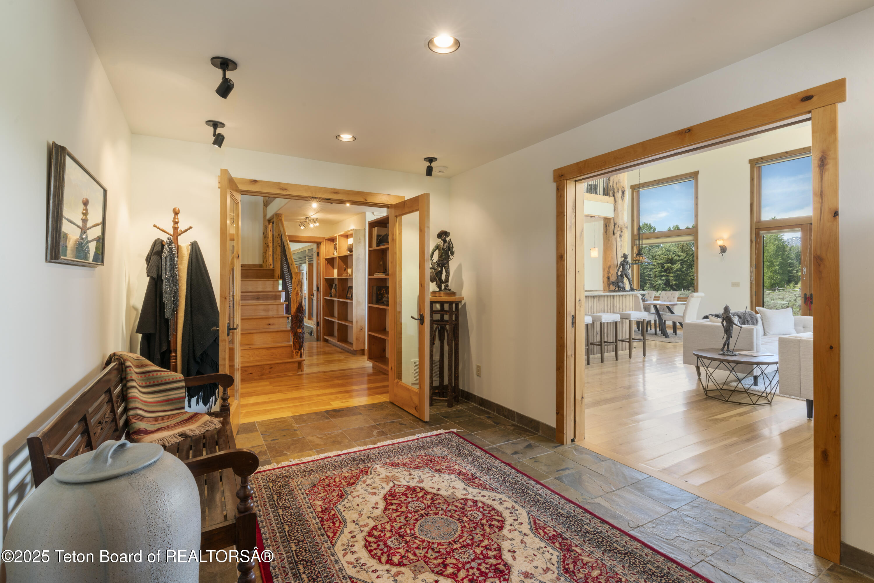 500 E SOLITUDE Drive