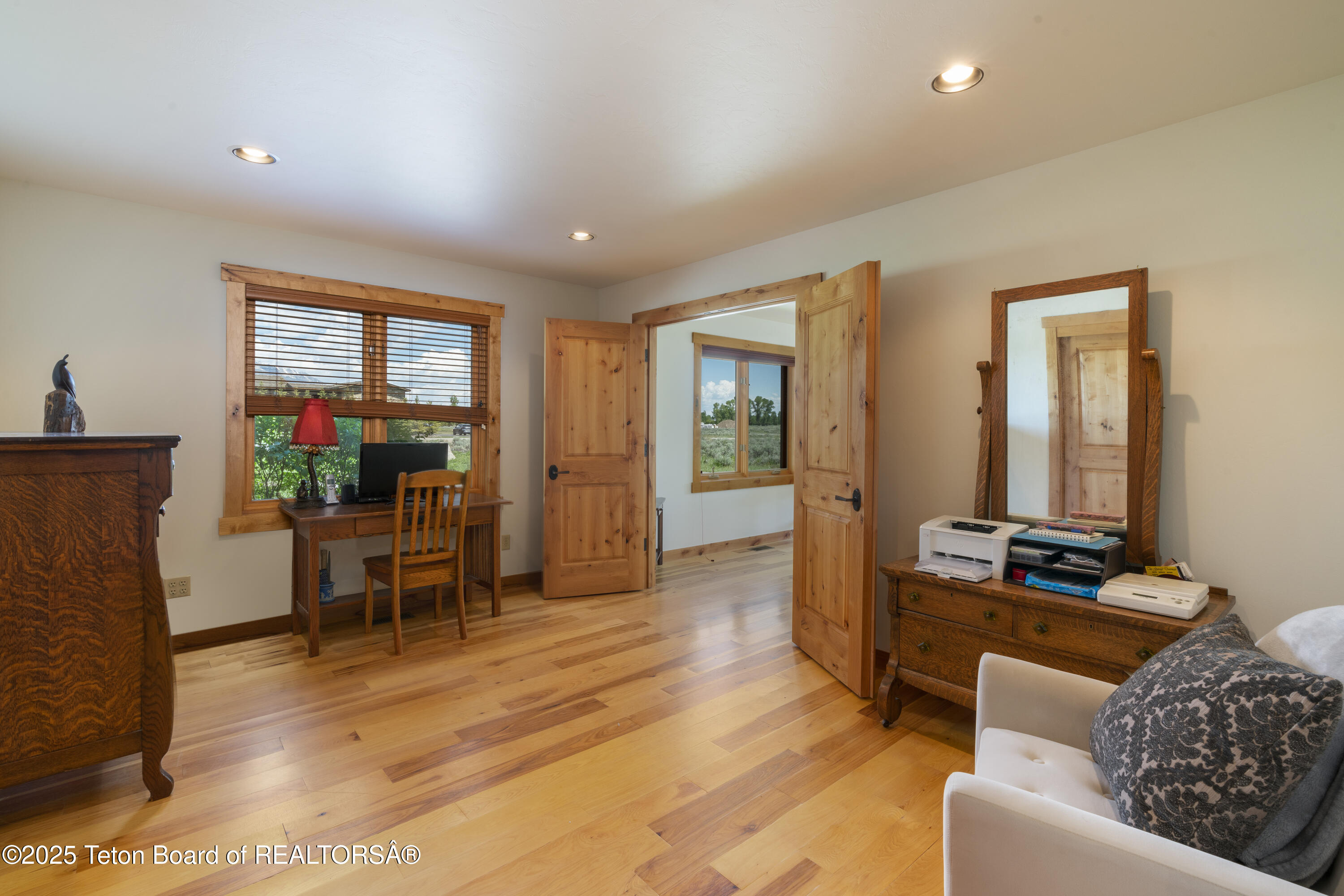 500 E SOLITUDE Drive