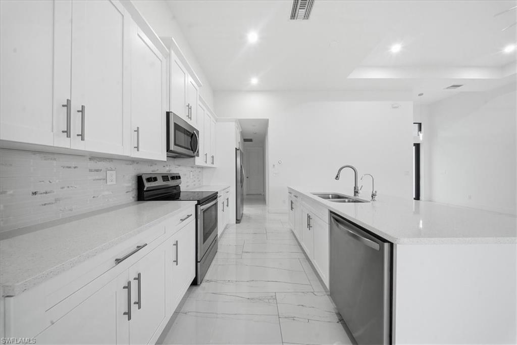 1124 35th LN