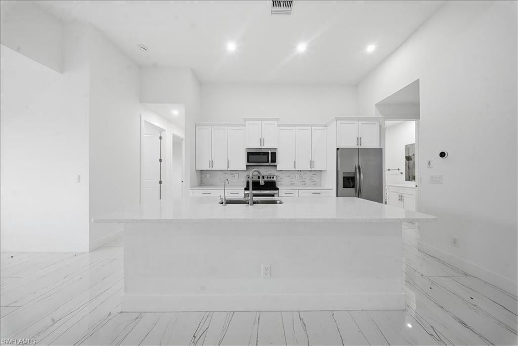 1124 35th LN