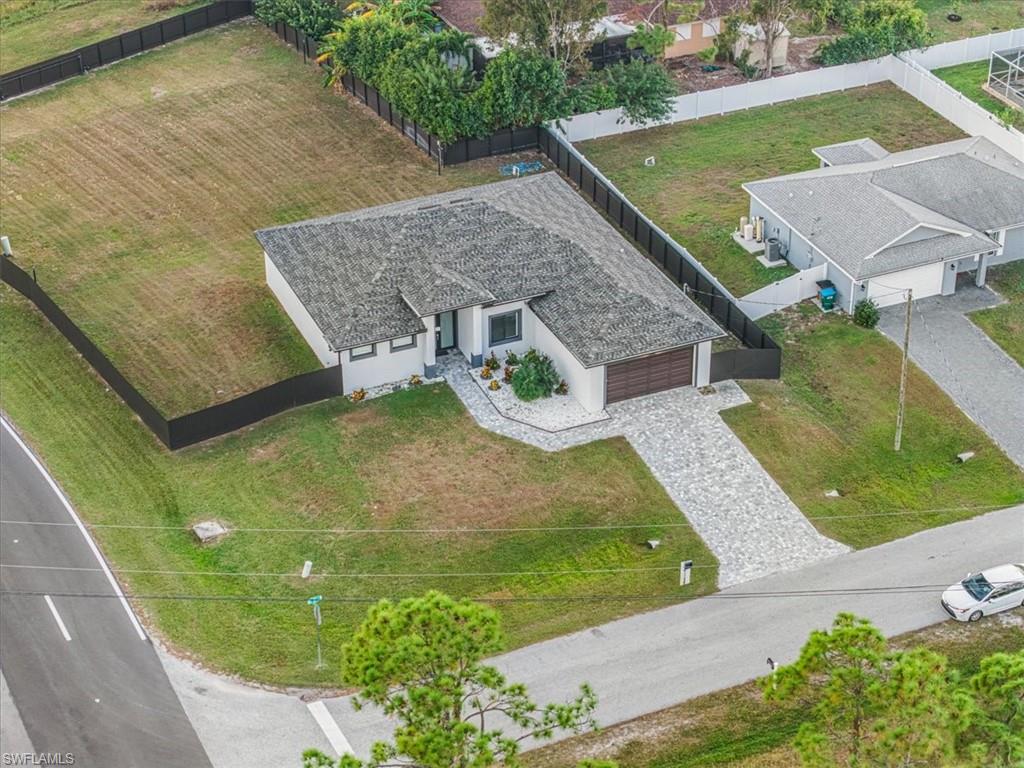 1124 35th LN