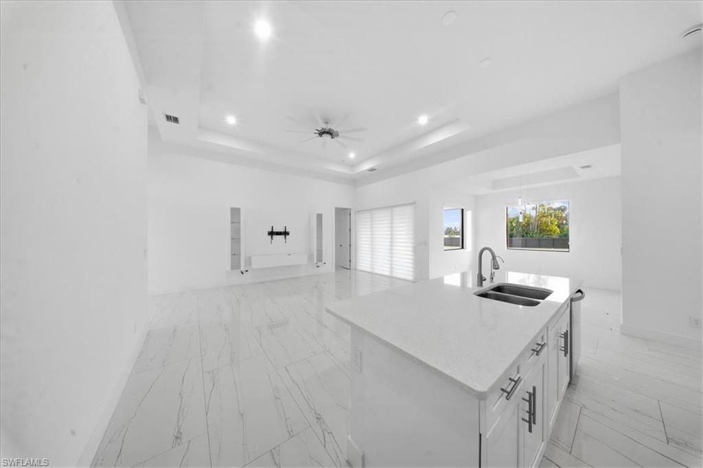 1124 35th LN