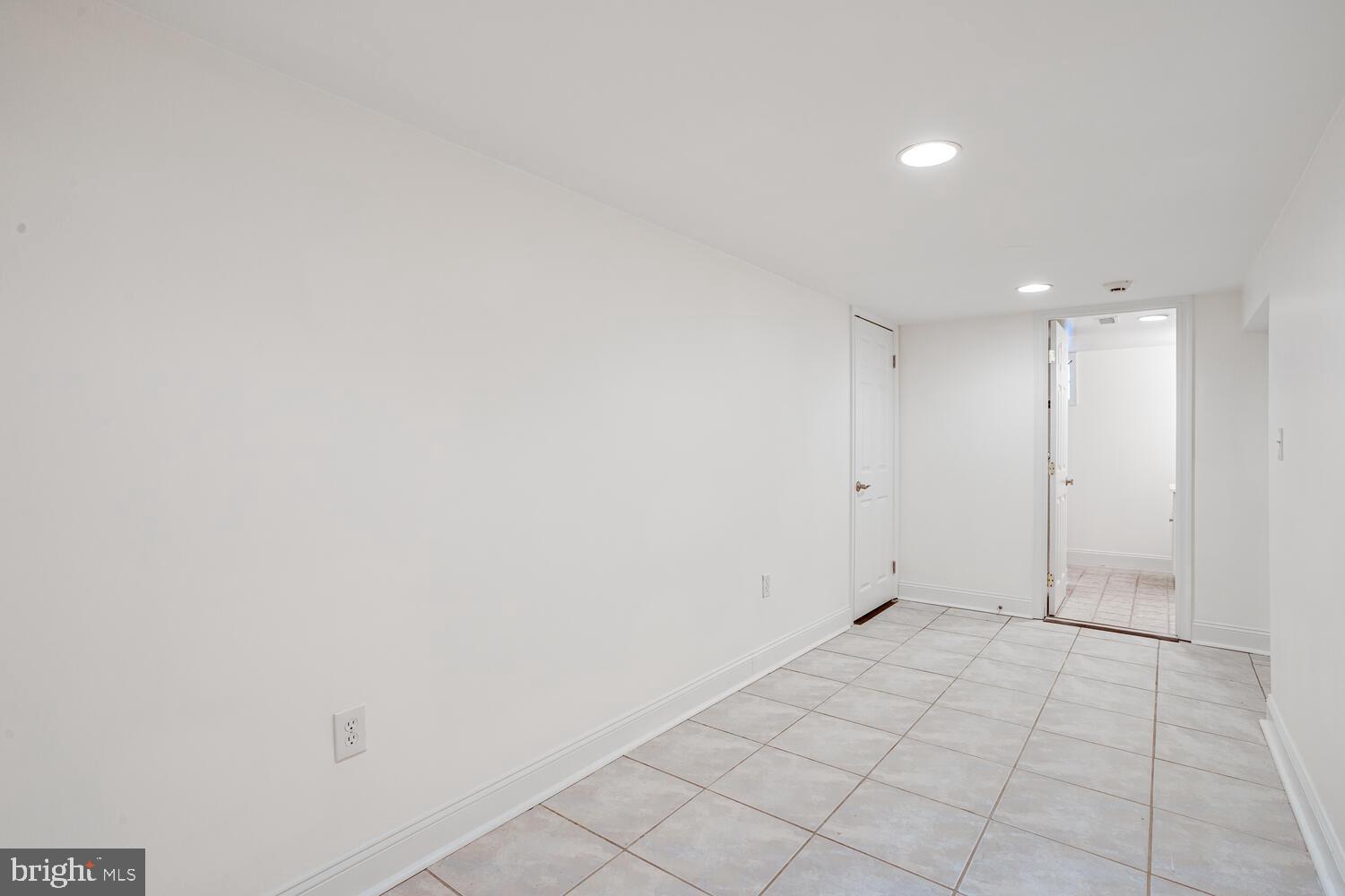 2015 BRANCH AVENUE SE