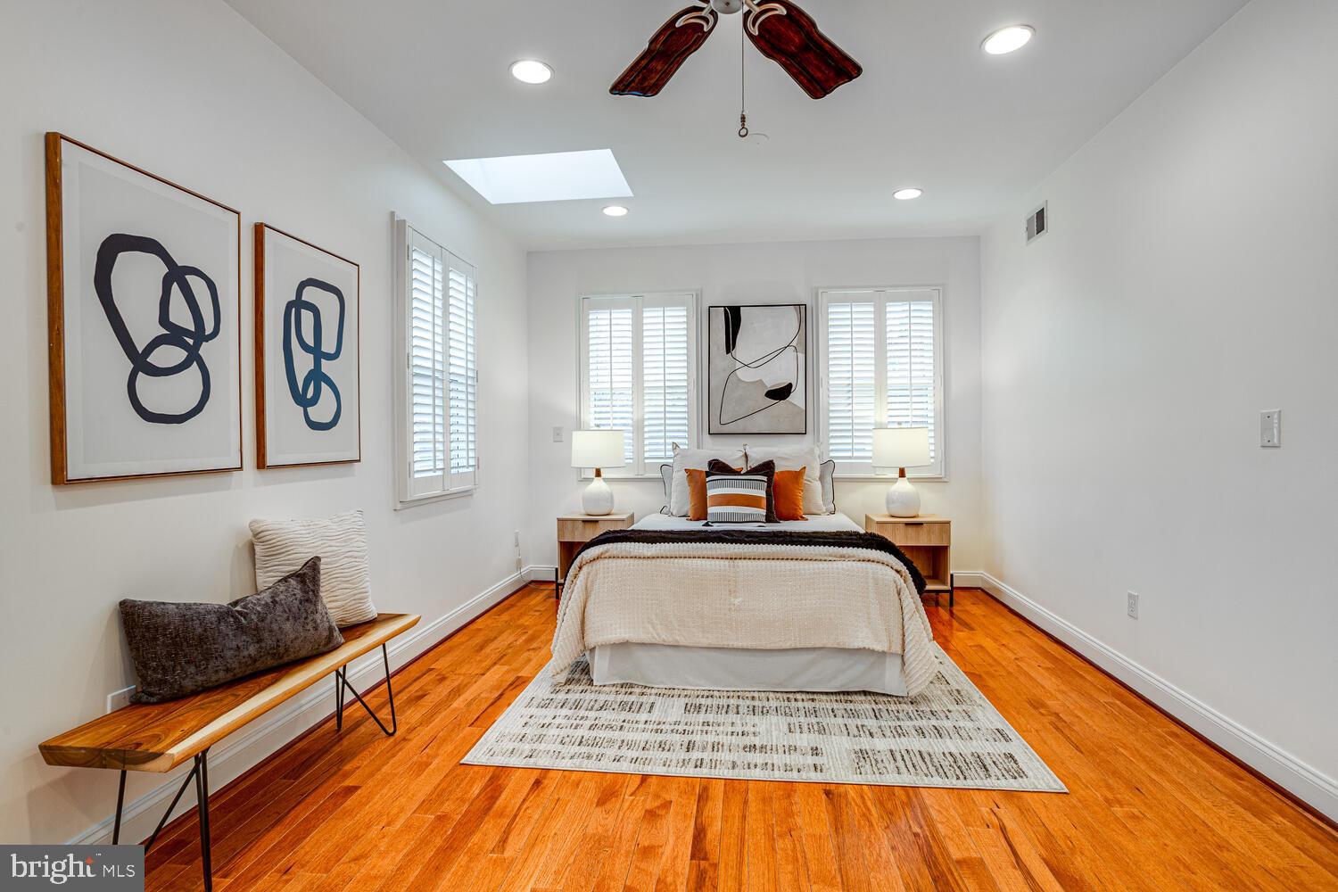 2015 BRANCH AVENUE SE