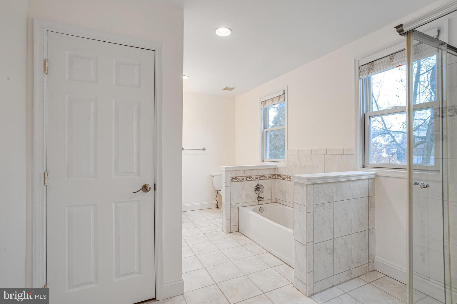 2015 BRANCH AVENUE SE