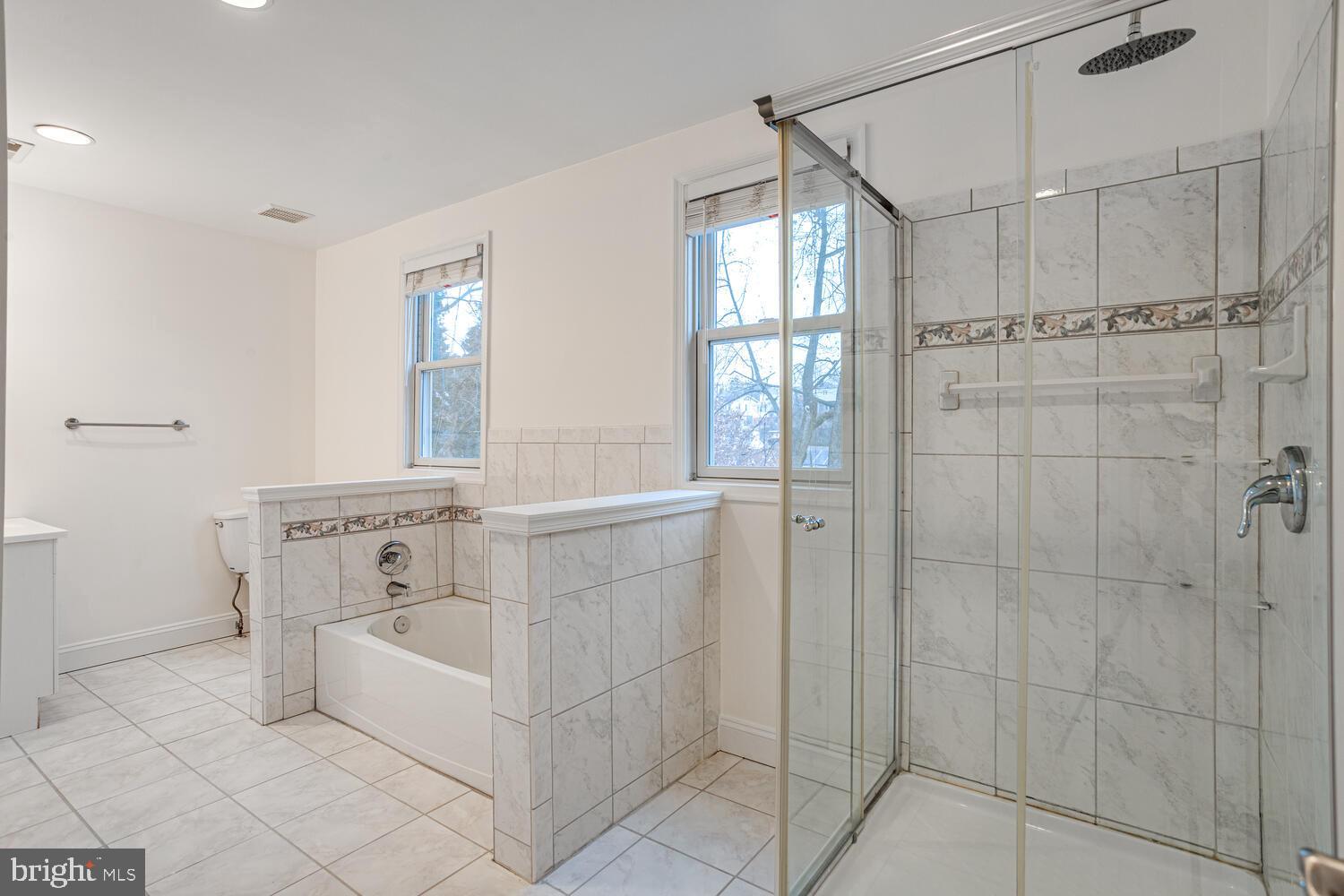 2015 BRANCH AVENUE SE