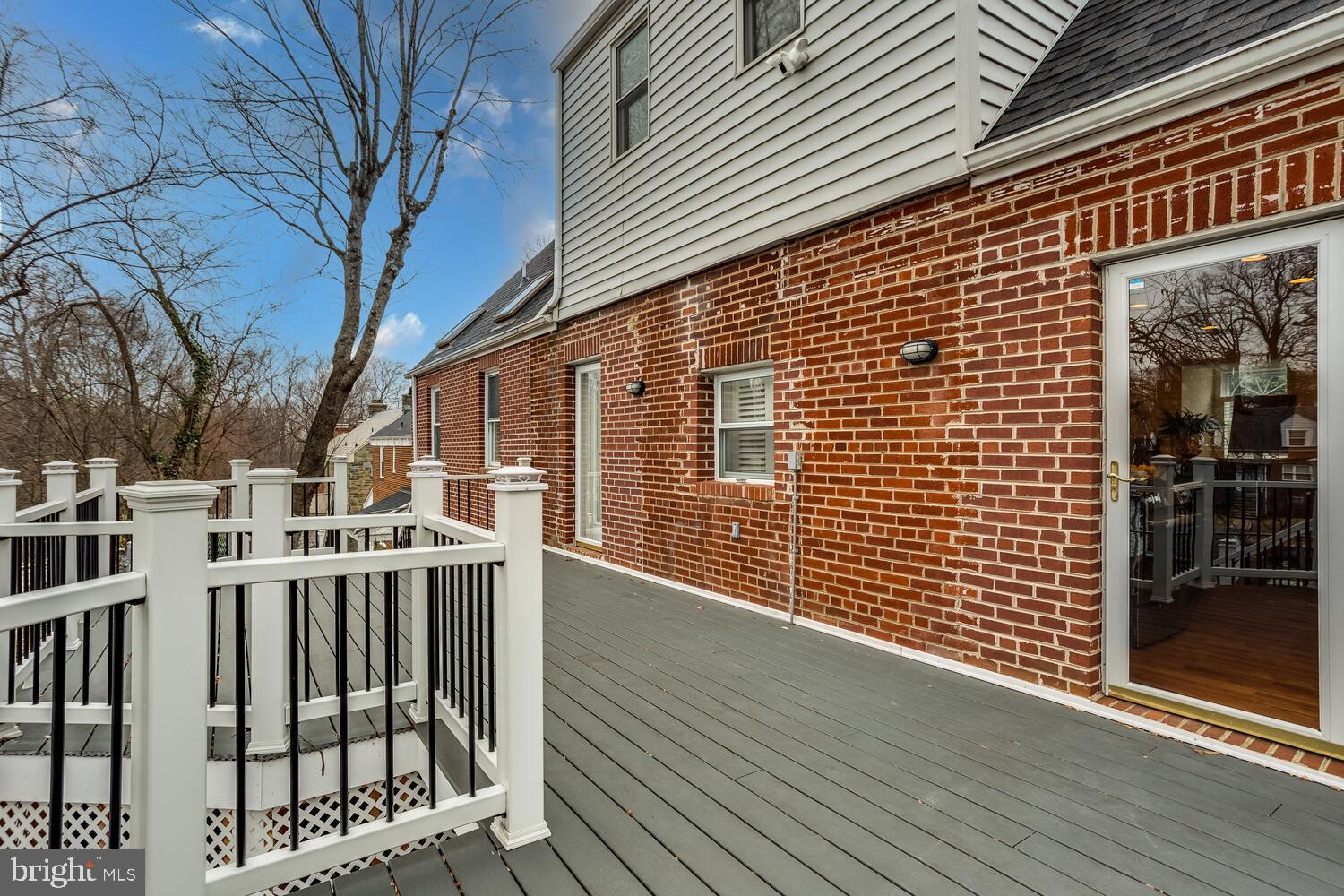 2015 BRANCH AVENUE SE