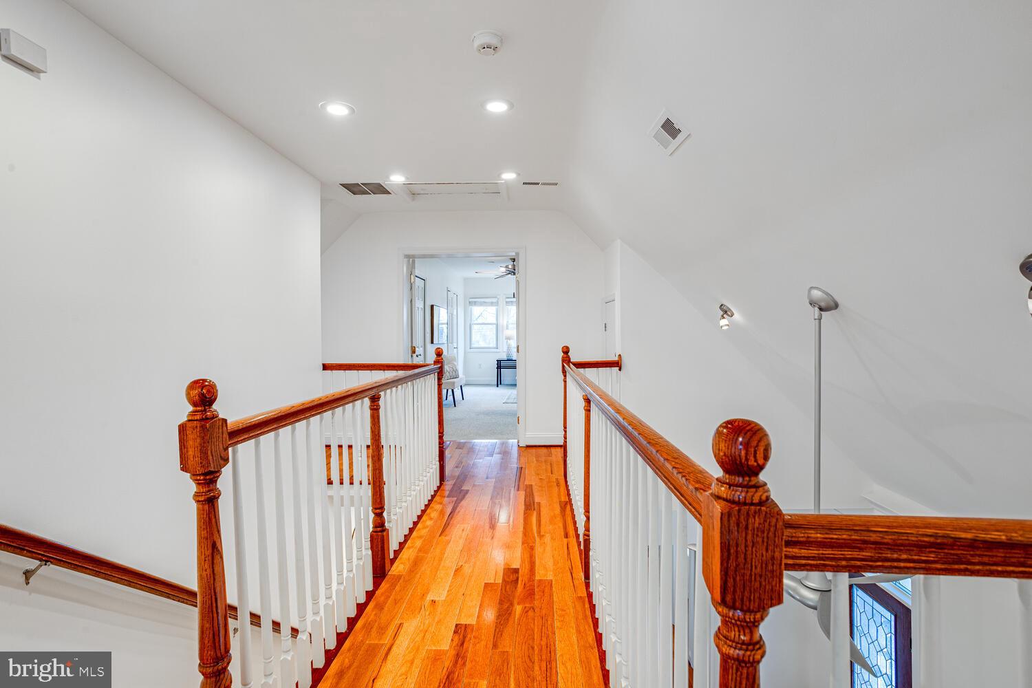 2015 BRANCH AVENUE SE