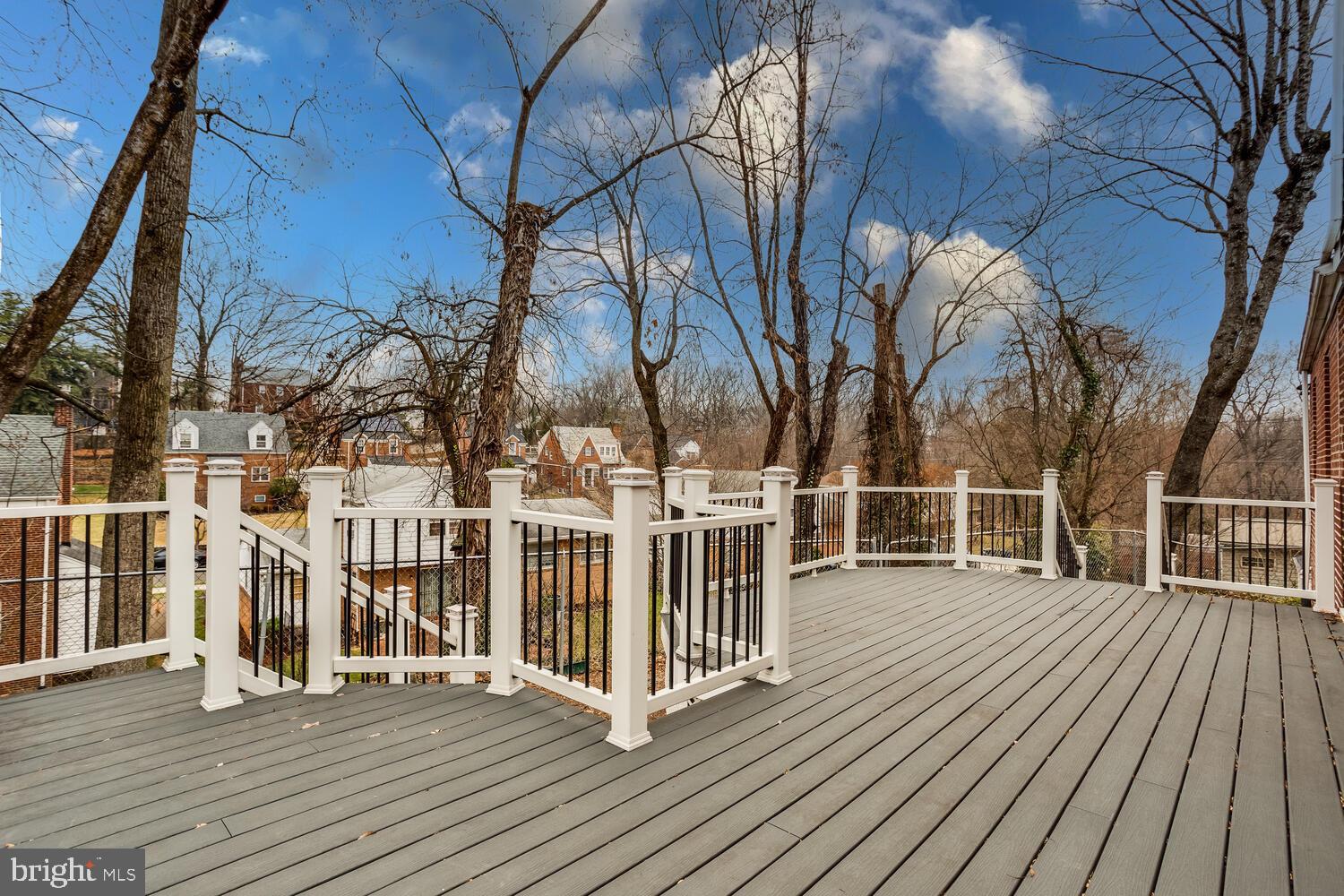 2015 BRANCH AVENUE SE