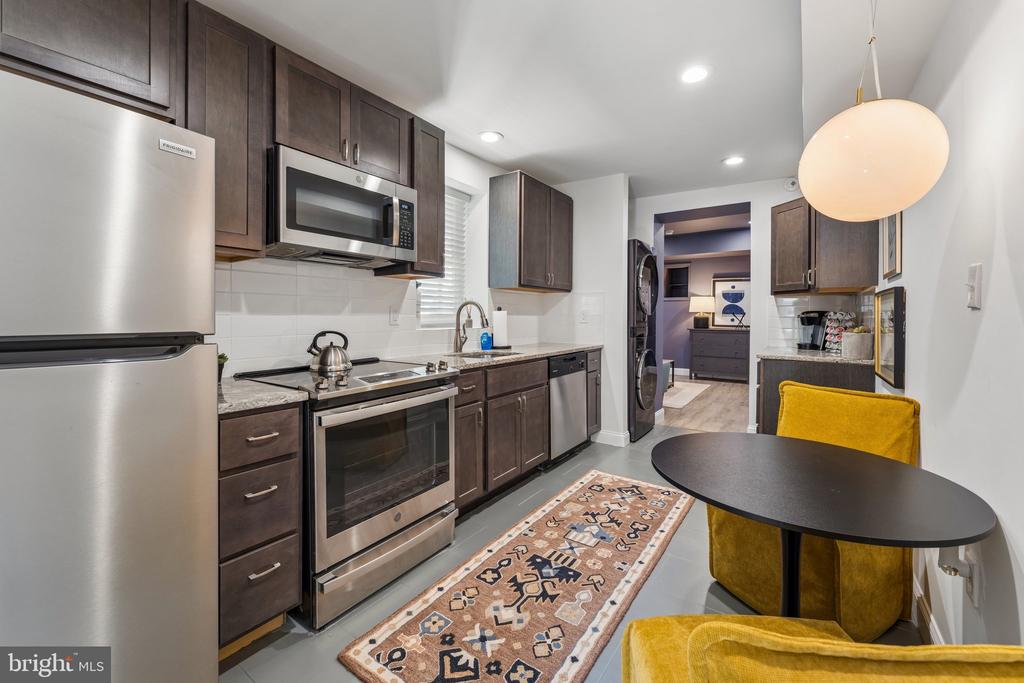1709 BANK STREET Unit: 1