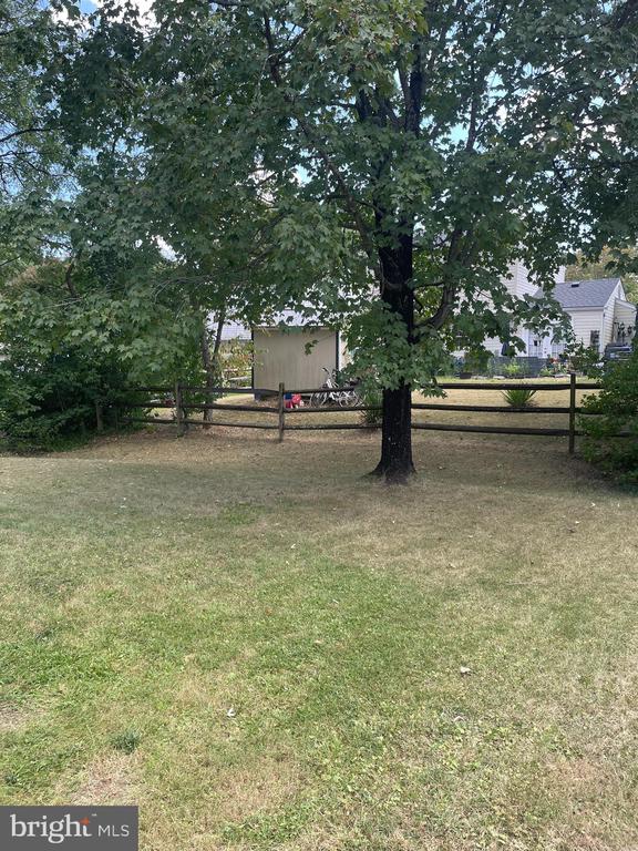 2409 YORK COURT