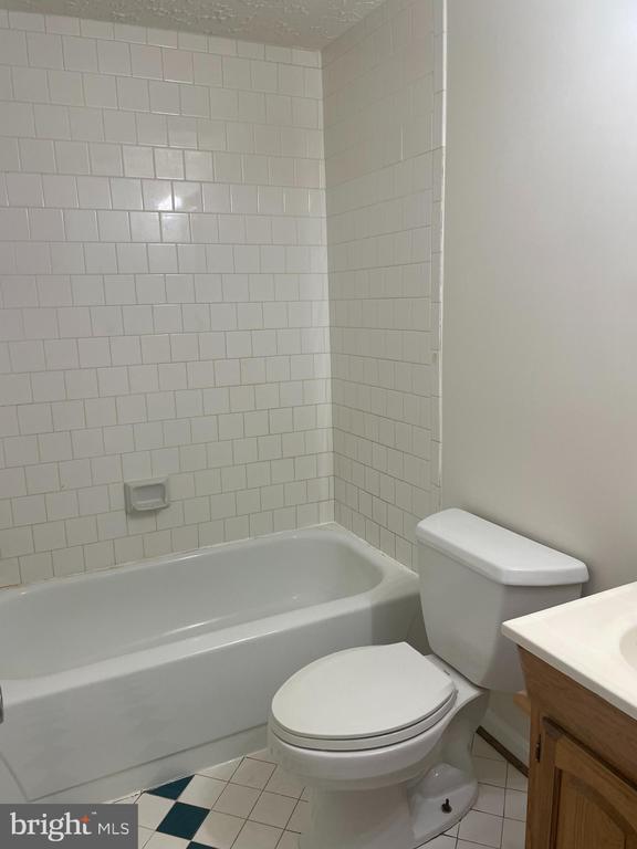 2409 YORK COURT