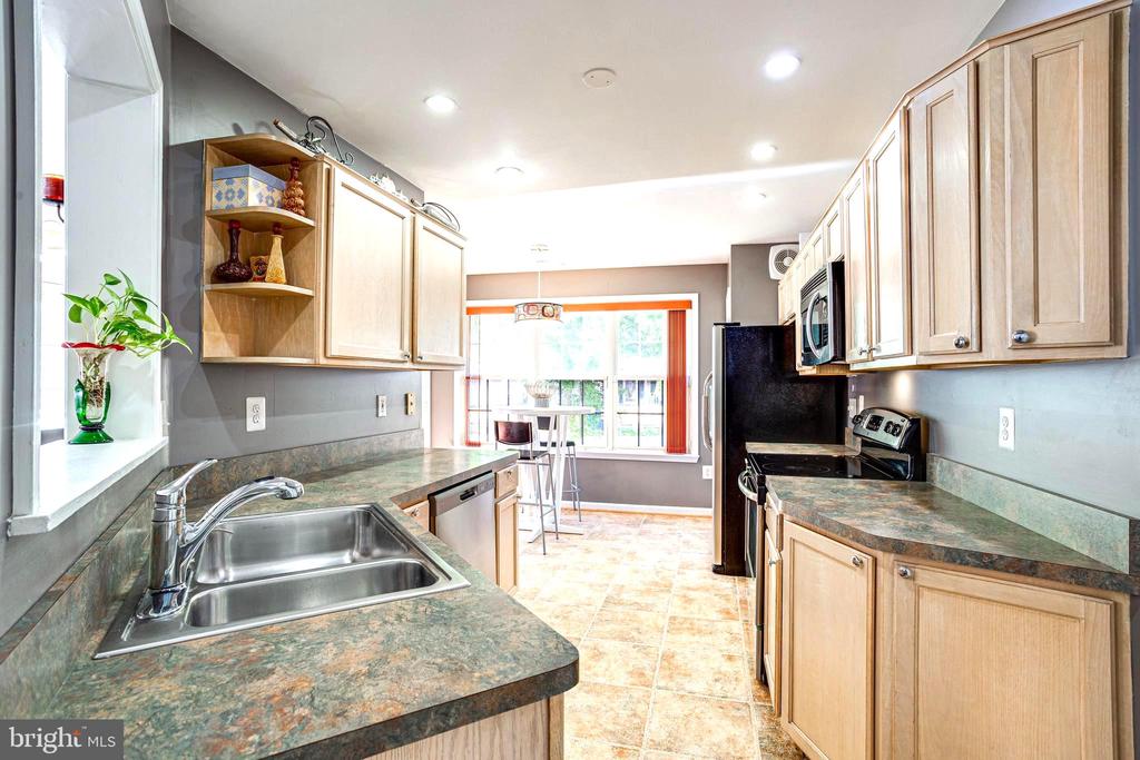 3164 GLADSTONE COURT