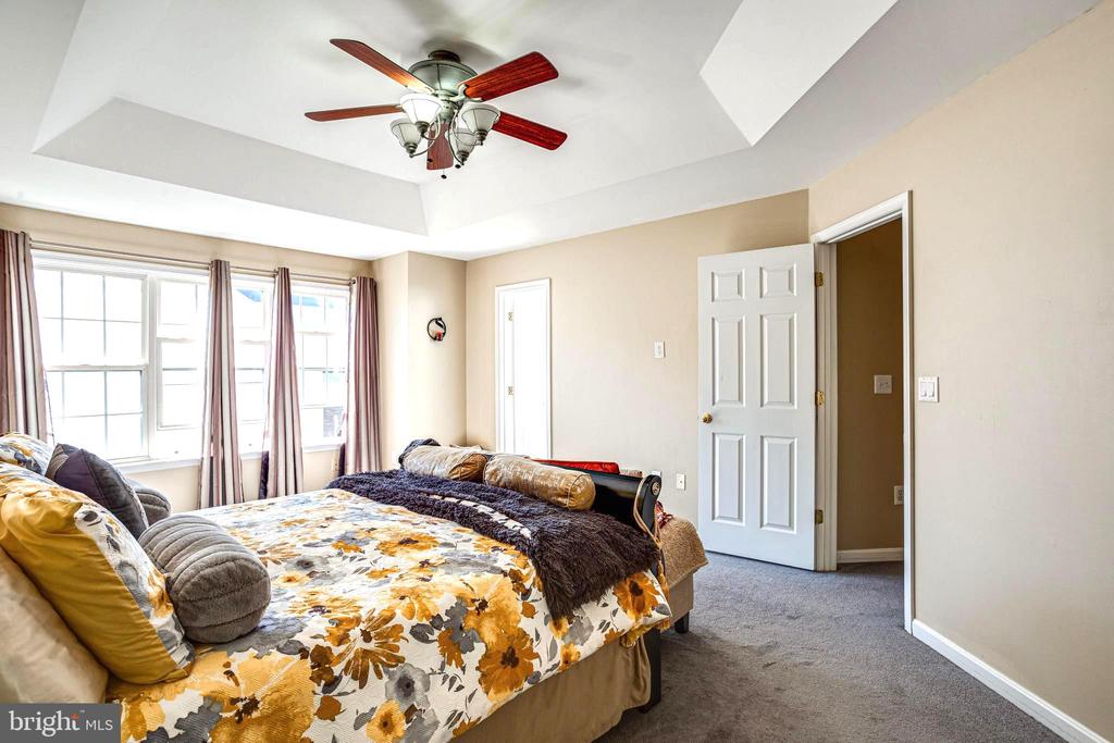 3164 GLADSTONE COURT