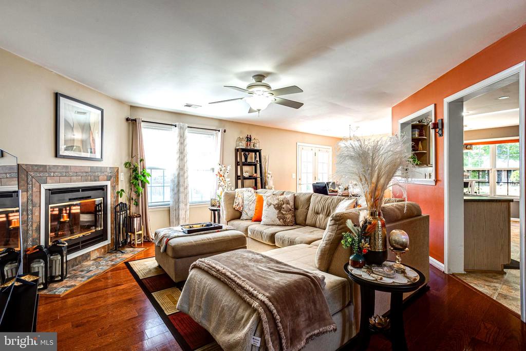 3164 GLADSTONE COURT