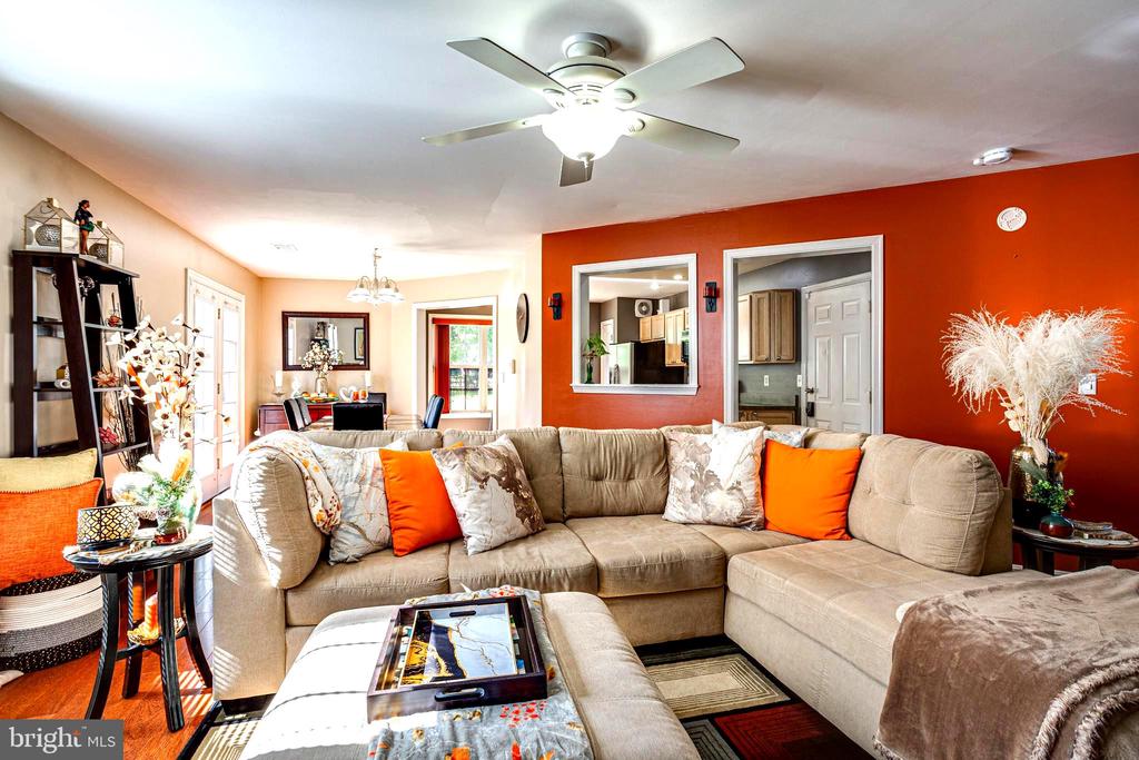 3164 GLADSTONE COURT