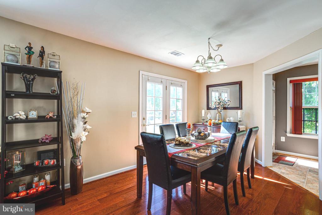 3164 GLADSTONE COURT