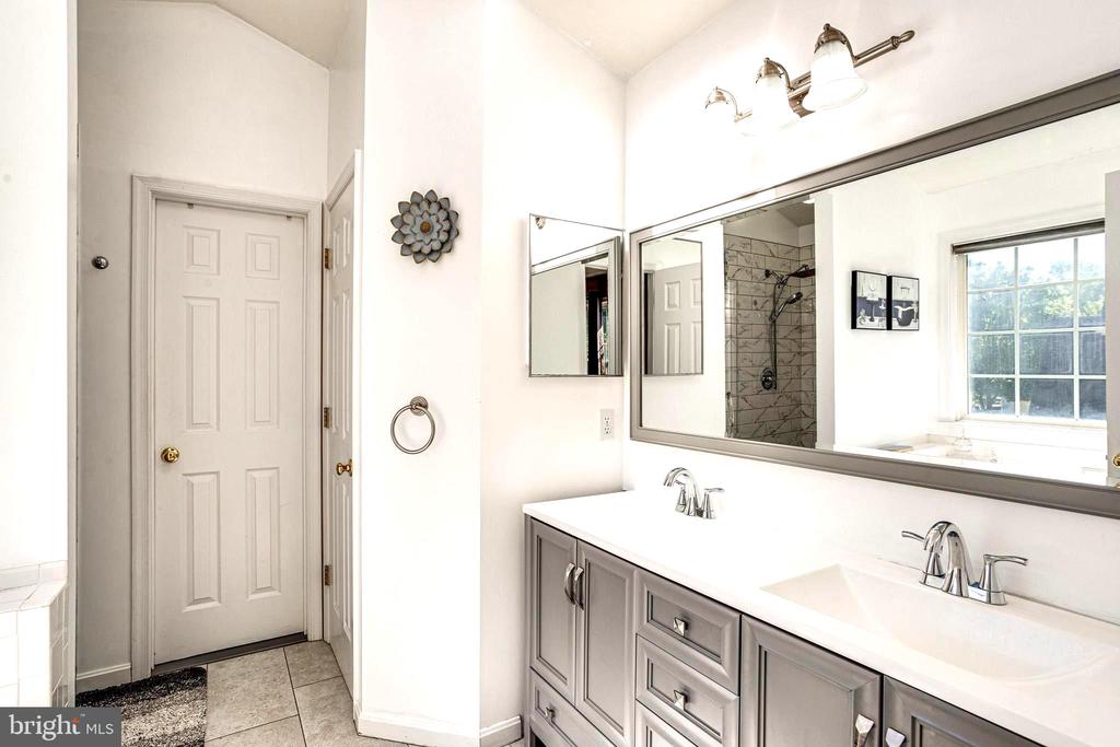 3164 GLADSTONE COURT