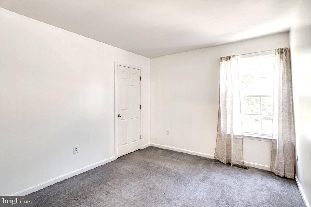 3164 GLADSTONE COURT