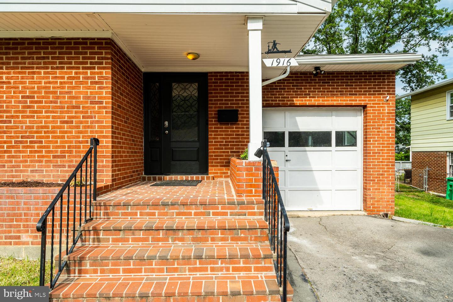 1916 PORTER AVE