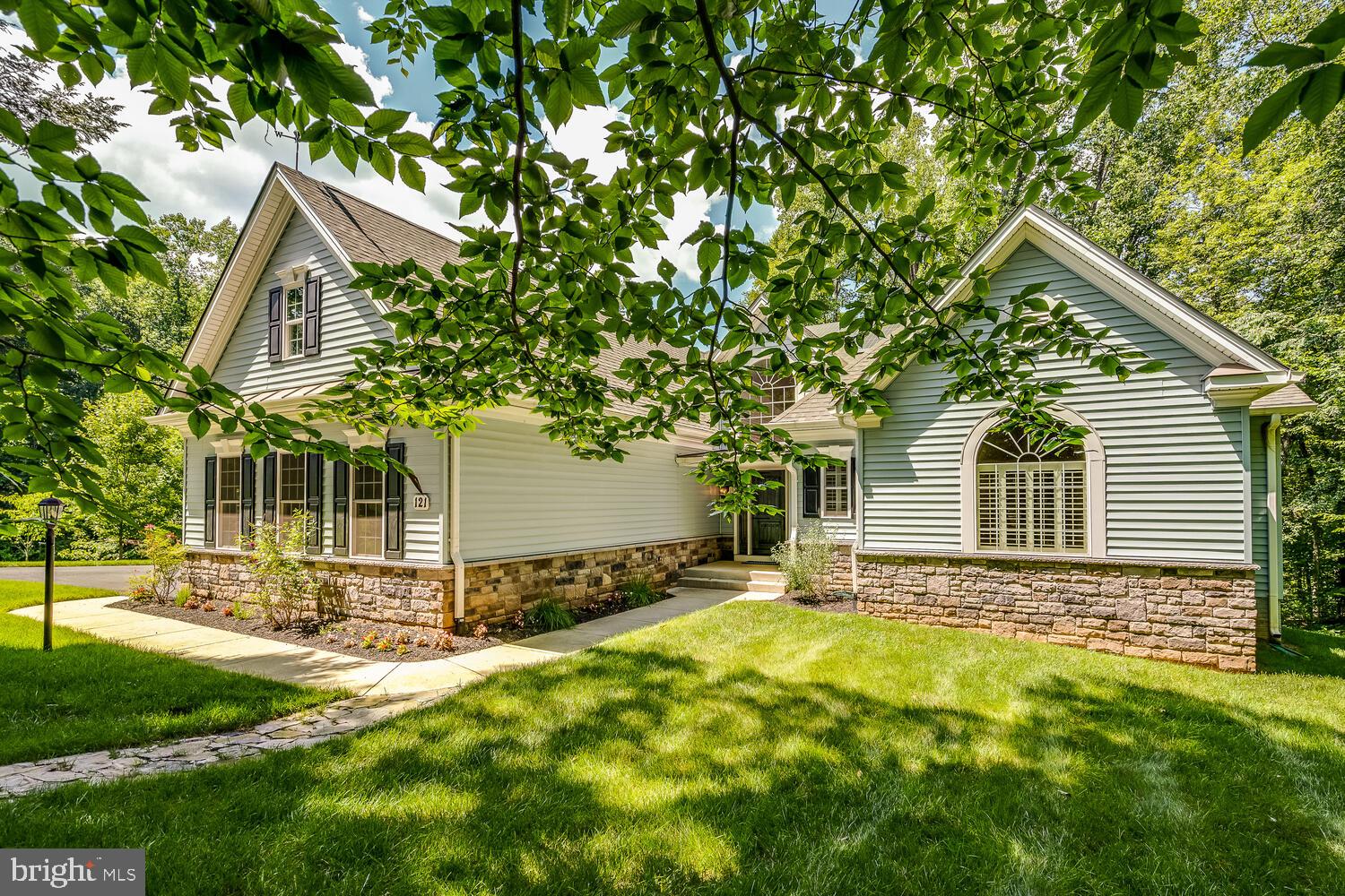 121 KIMBERWICK LANE