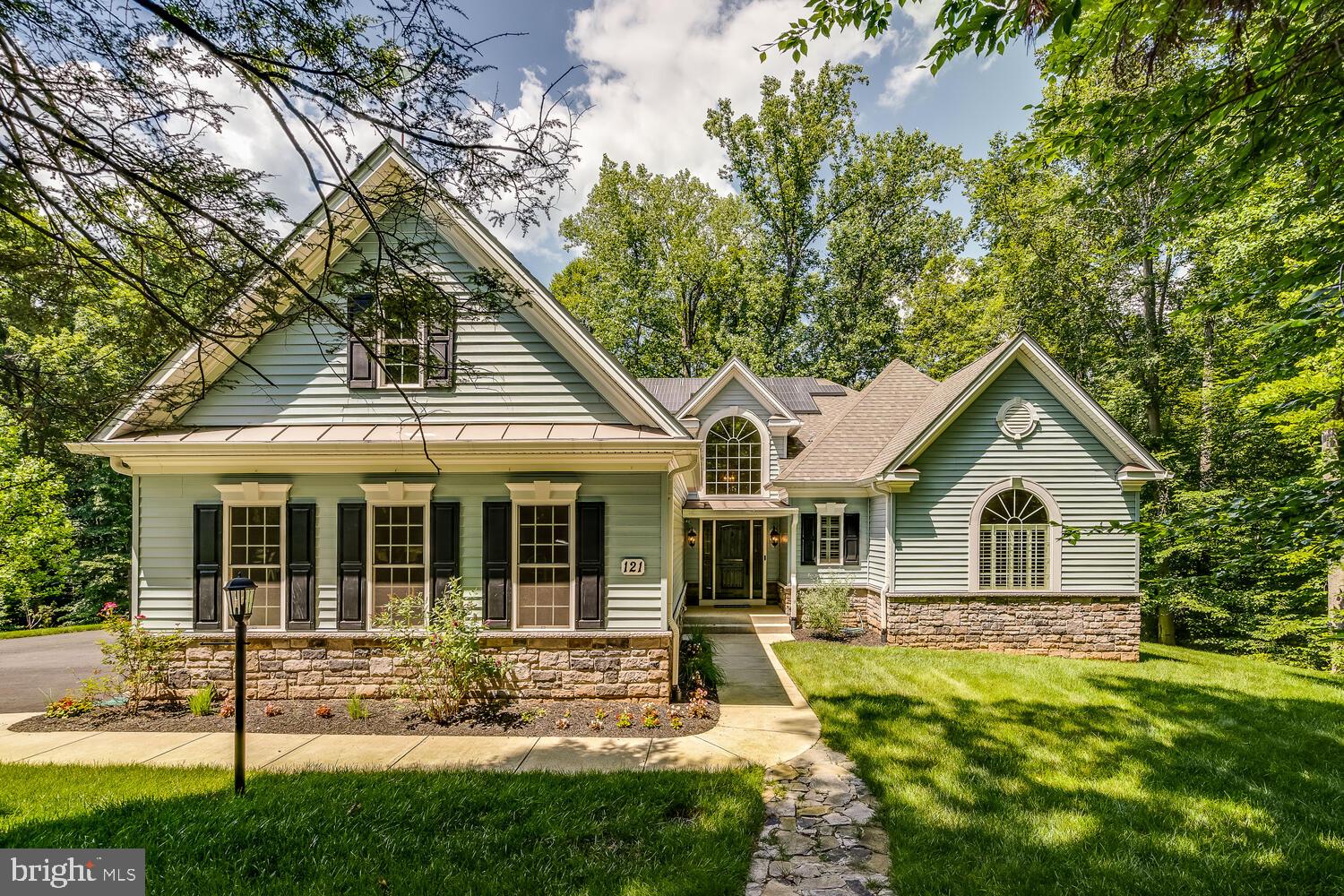 121 KIMBERWICK LANE